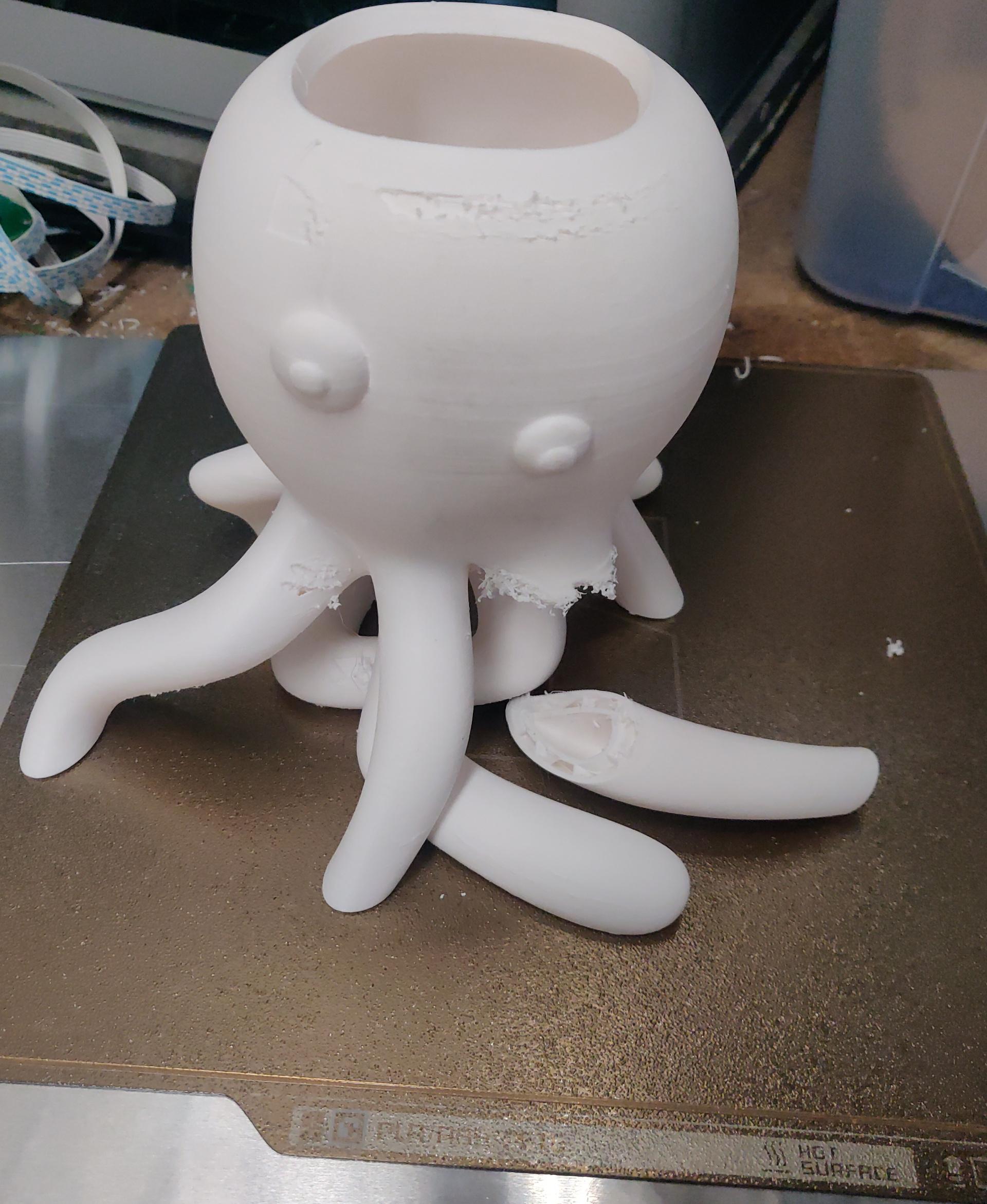 OctoPong - Beer Pong Funnel - Leg failed to adhere to bed, even when using a 5mm brim (not pictured) - 3d model