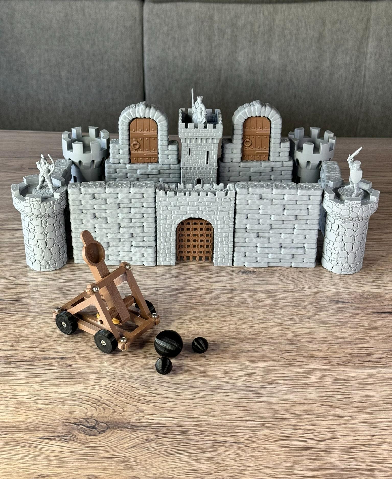 Catapult Crush ! - Catapult crush game 3D printed with real catapult and TPU cannonballs ! - 3d model