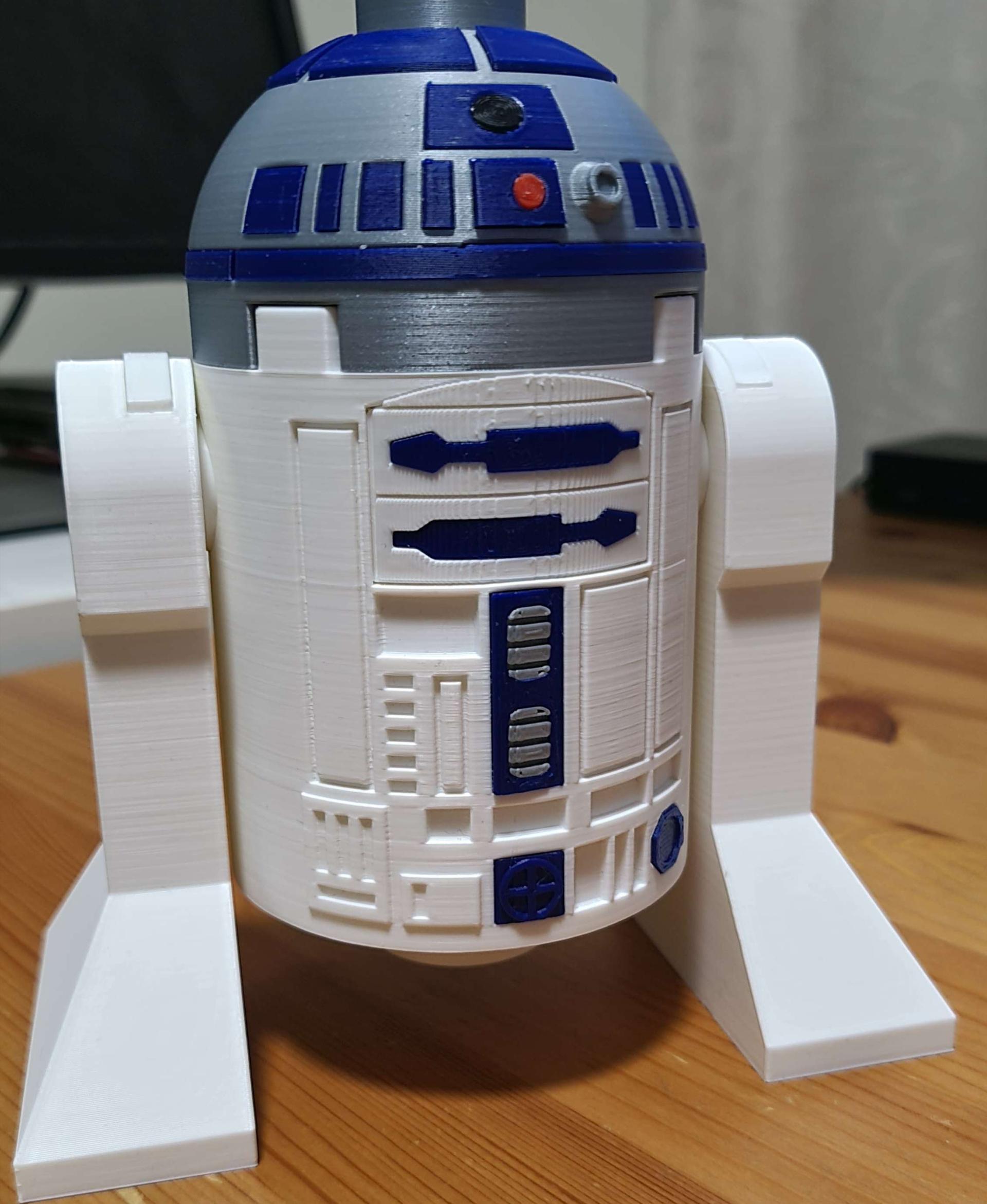 R2-D2 (6:1 LEGO-inspired brick figure, NO MMU/AMS, NO supports, NO glue) - Printed in Polymaker Polylite PLA Pro Black and White, and Polylight Silver. The screw in bottom piece had to be scaled down to 99% X and Y to get it to fit, as it was too tight otherwise. - 3d model