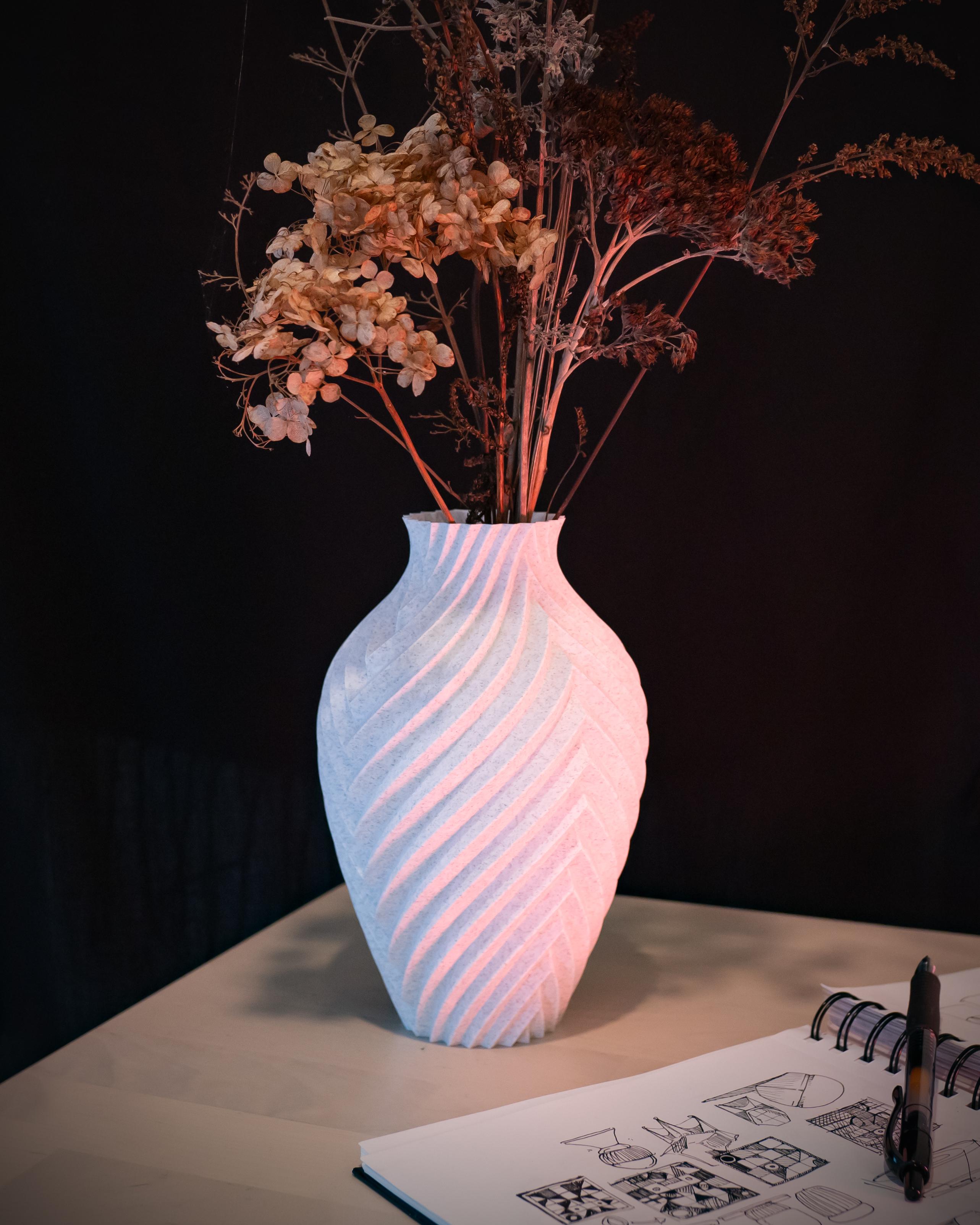 KROMATIK Vase 001 3d model