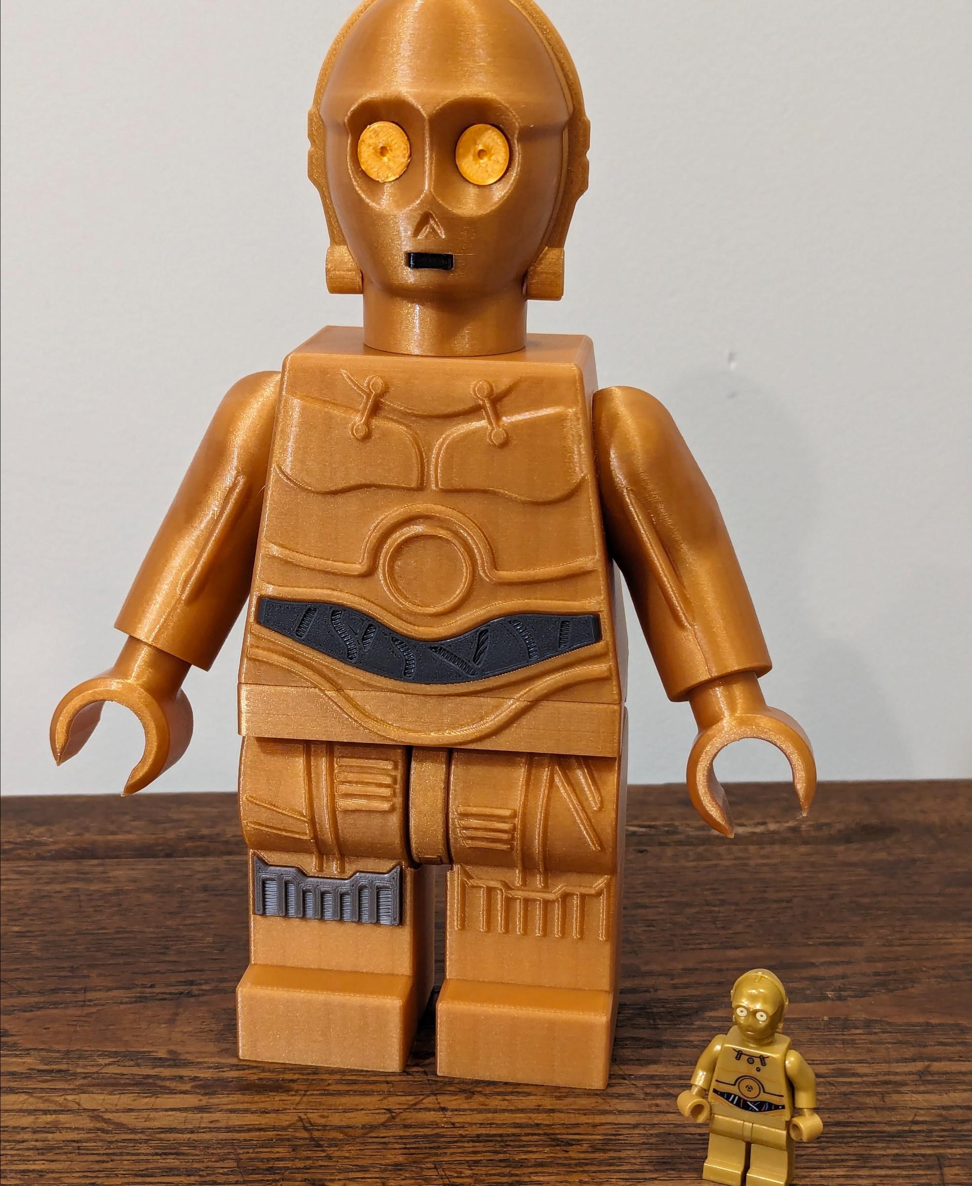 C-3PO (6:1 LEGO-inspired brick figure, NO MMU/AMS, NO supports, NO glue) - Printed in 
@AtomicFilament 
- True Gold
- Silky Sunset
- Gun Metal Gray

#Filamatrix
- Silver - 3d model