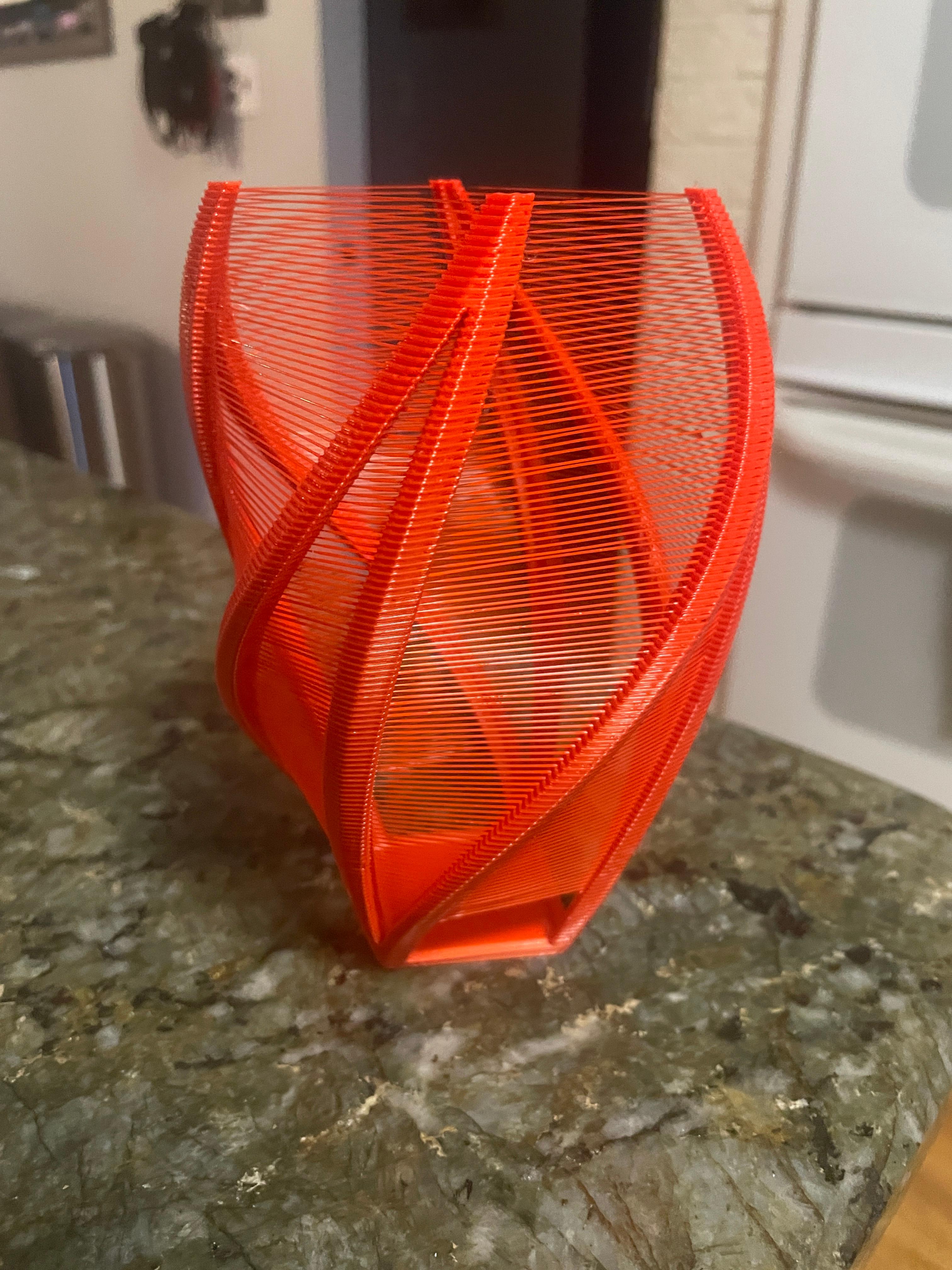 Twisty String Vase - Very cool design  - 3d model