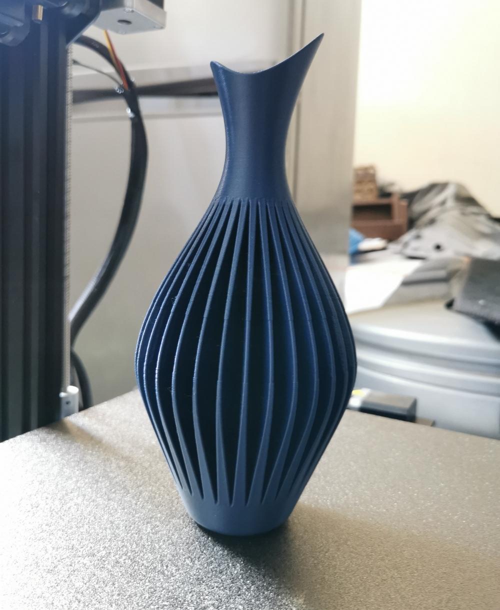 Wave Vase.stl - This is just beautiful! So easy to print and with matte PLA it looks so elegant 👌🏻 - 3d model