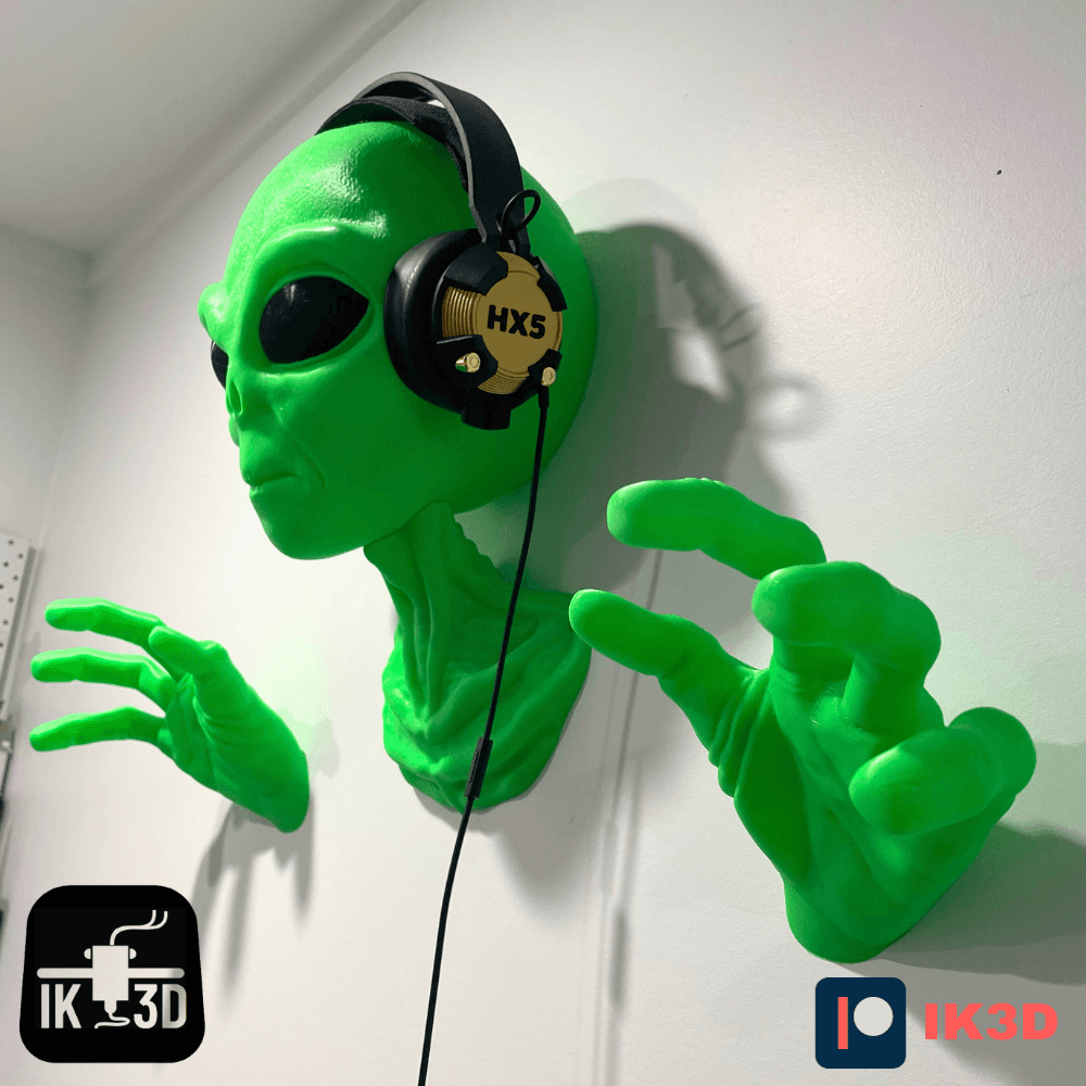 Alien Wall Mounted Headset and Controller Holder / No Supports 3d model