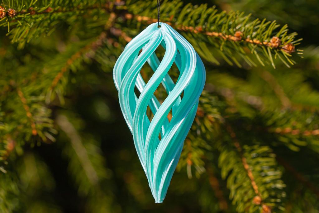 Spiral Teardrop Christmas Ornament 3d model