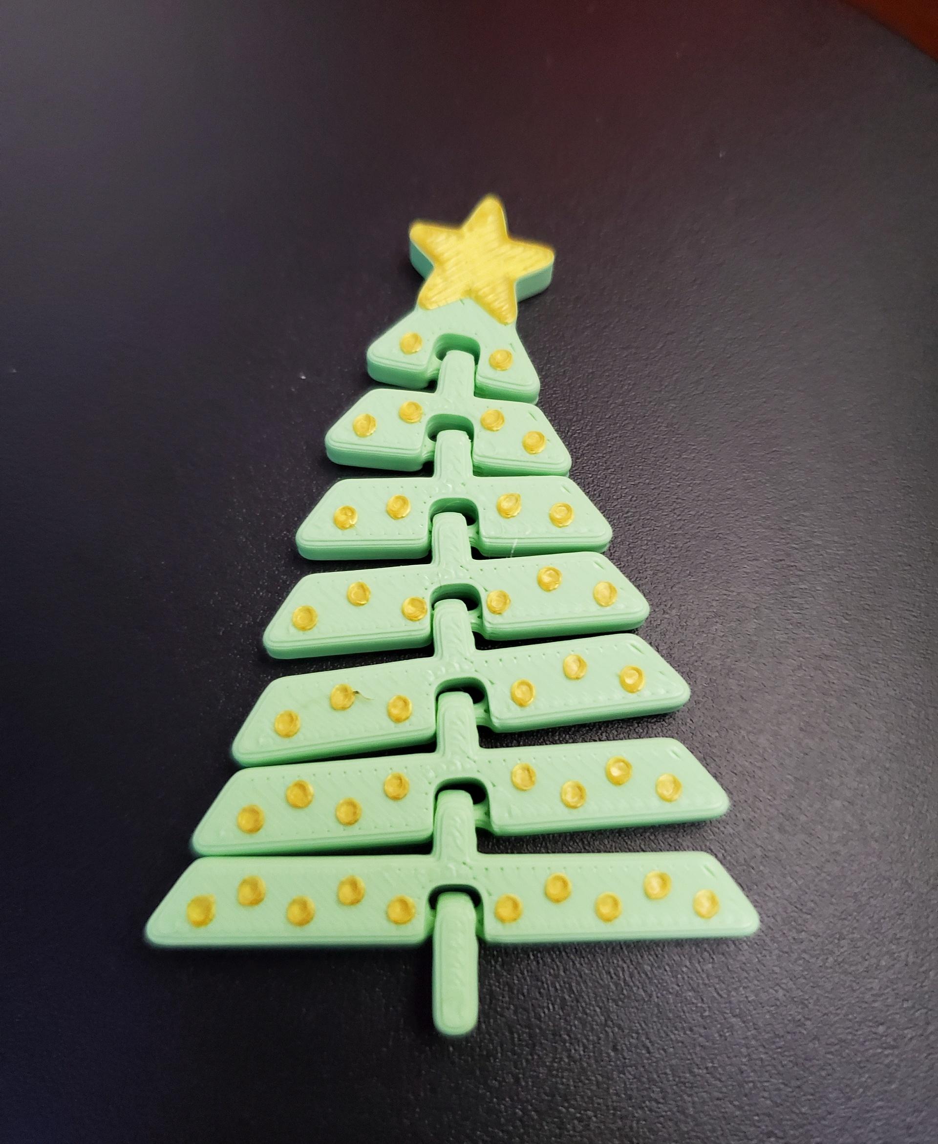 Articulated Christmas Tree with Star and Ornaments - Print in place fidget toys - 3mf - 3Dfuel Pistachio green - 3d model