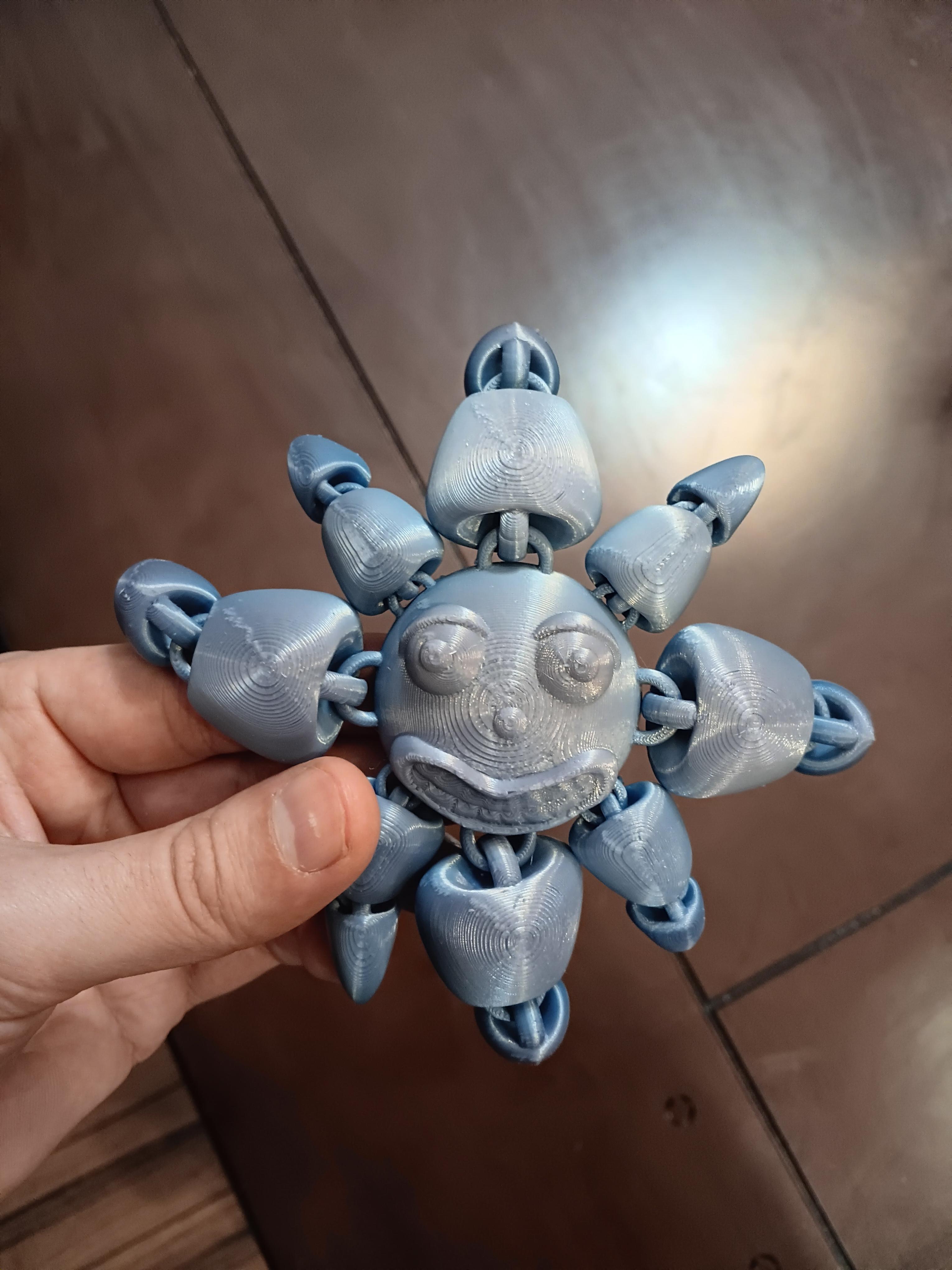 Smiling Sun Flexi fidget toy  - print in place and articulated 3d model