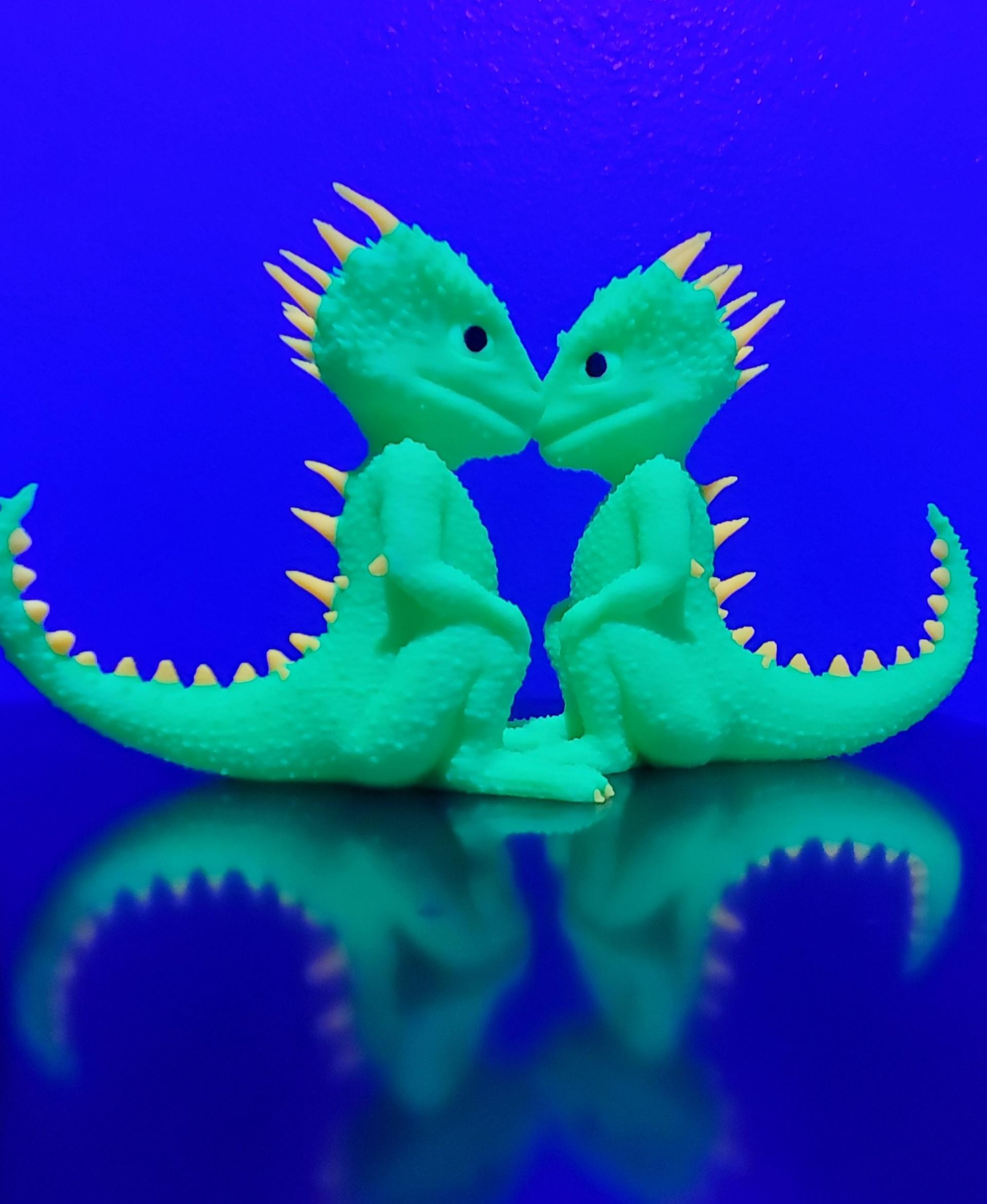 Spike - Alien Lizard - Fluorescent Green, Yellow (eyes) and Orange. And a black - 3d model