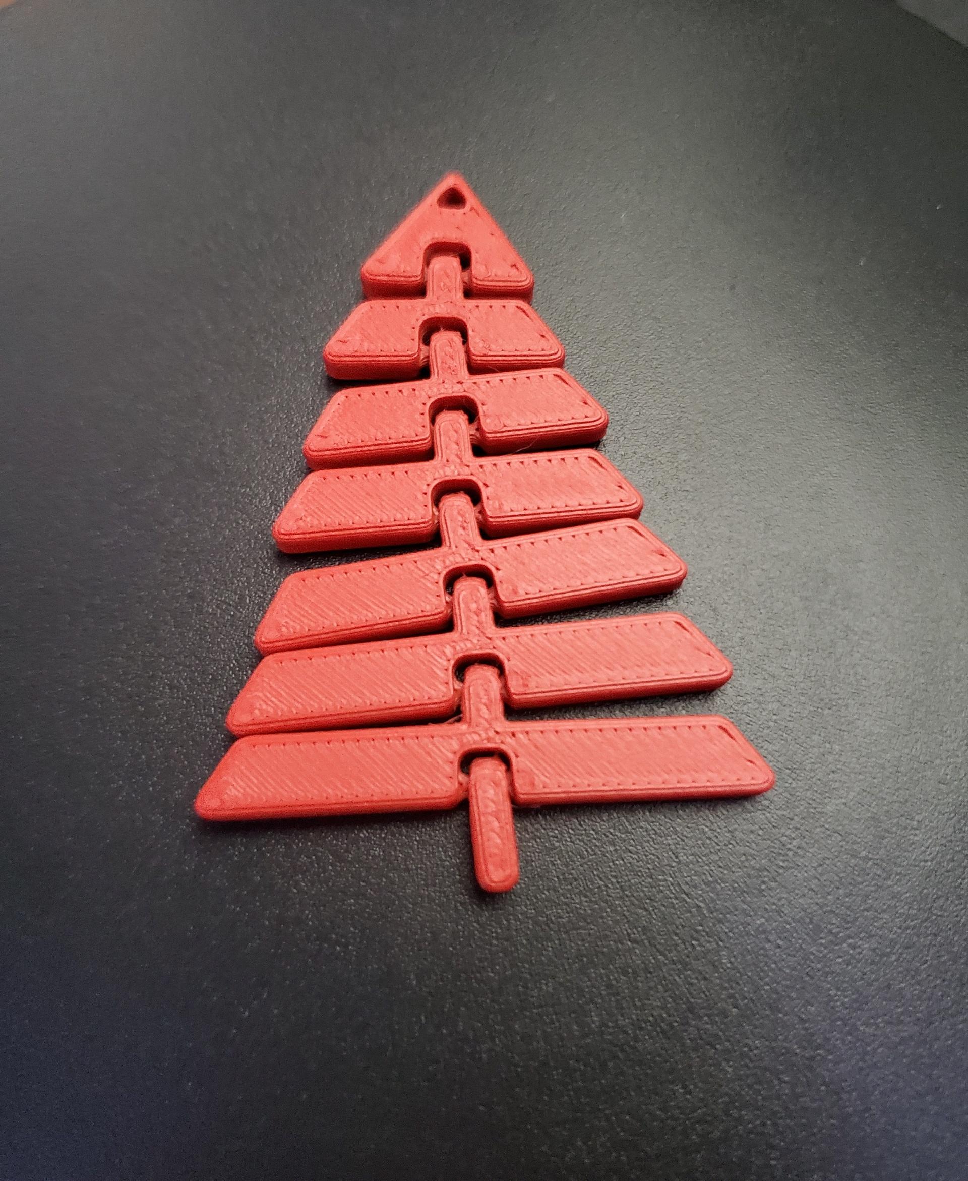 Articulated Christmas Tree Keychain - Print in place fidget toy - polyterra army red - 3d model