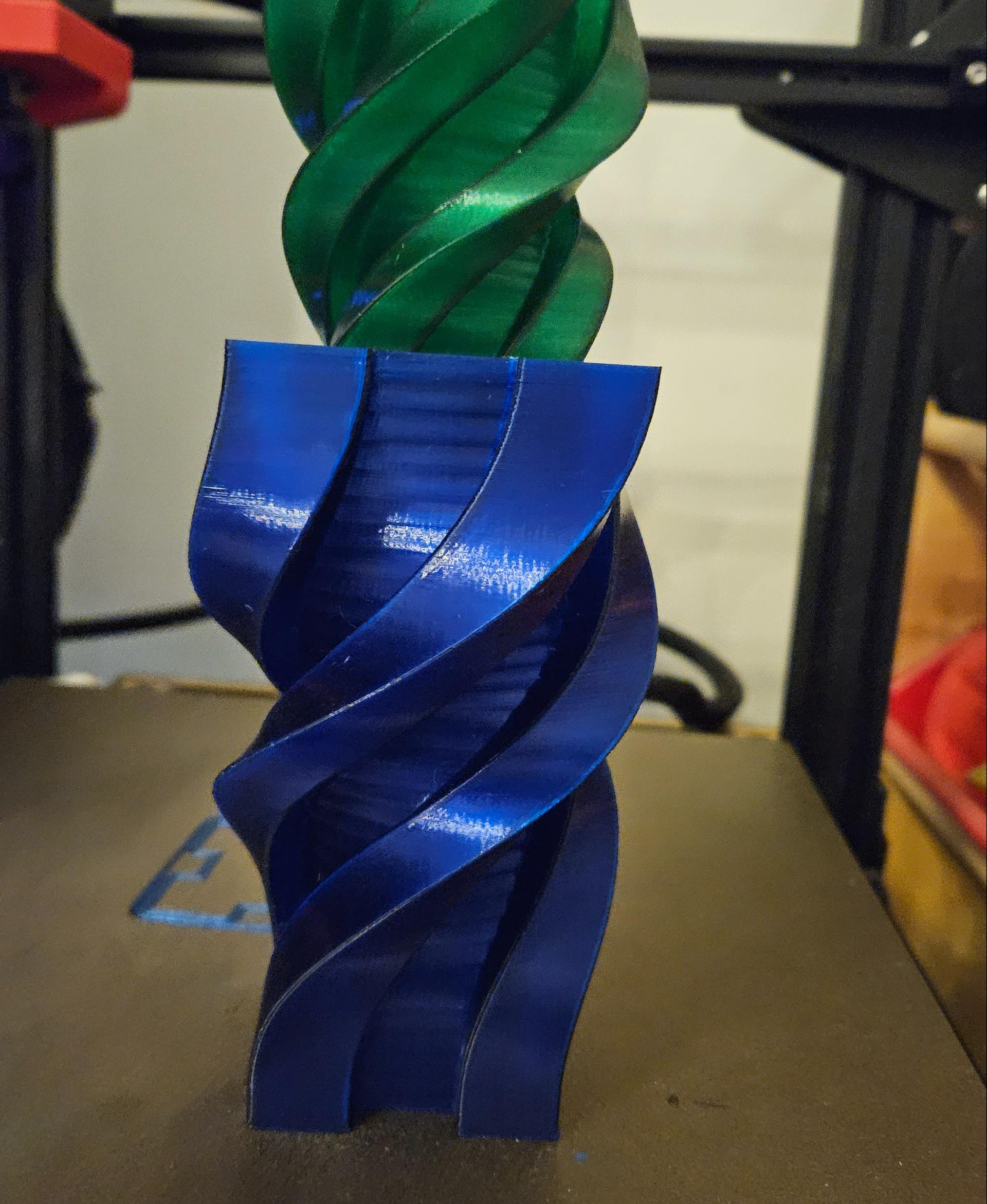 Helix Spiral - Helix spiral by Mel's 3D printed using CR-10 - 3d model