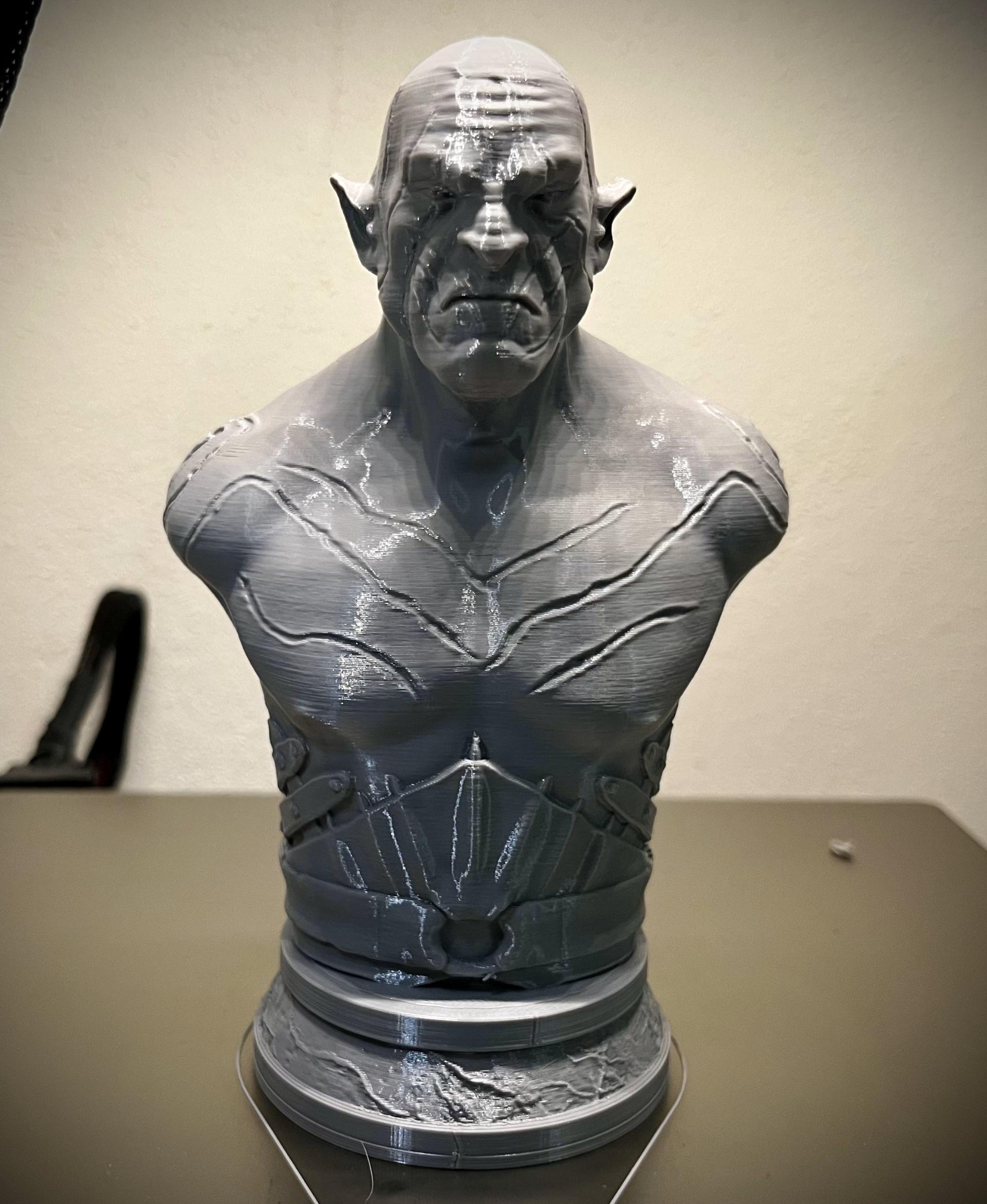 Azog the Defiler Bust (Pre-Supported) - Beautiful, easy to print busts, thanks for sharing. 

Layer 0,2 with Arachne. - 3d model