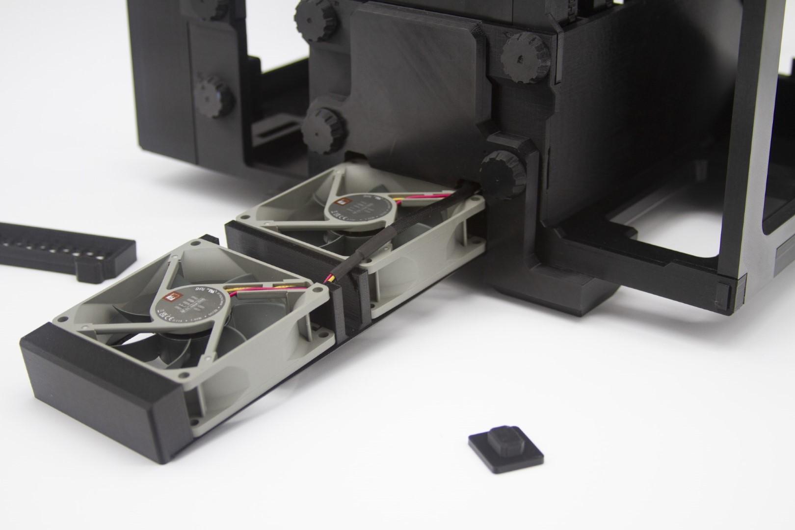 rNAS-6X - A Completely 3d Printable and Toolless PC NAS Case 3d model
