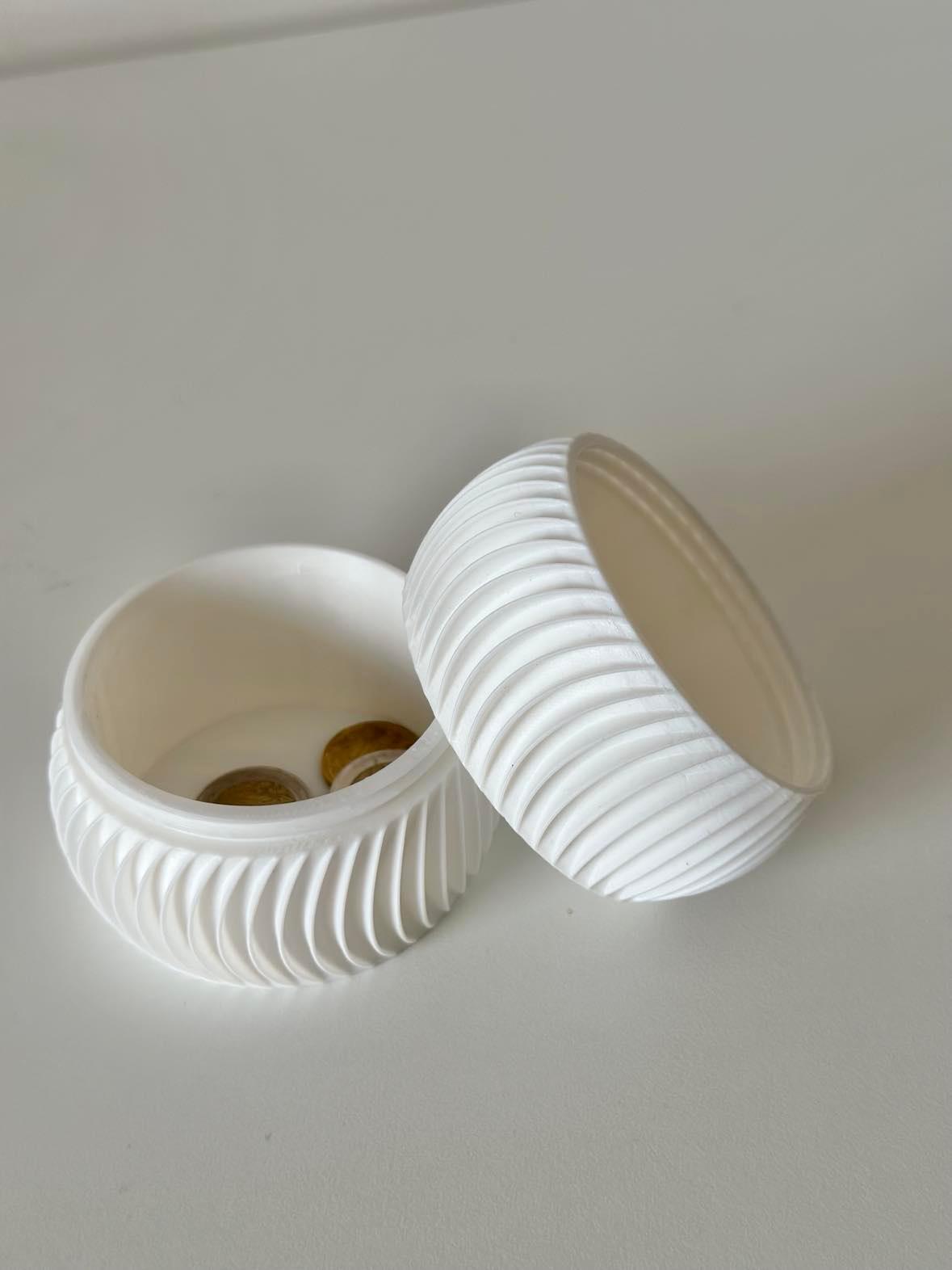 Swirly minimalist coin box / piggy bank 3d model