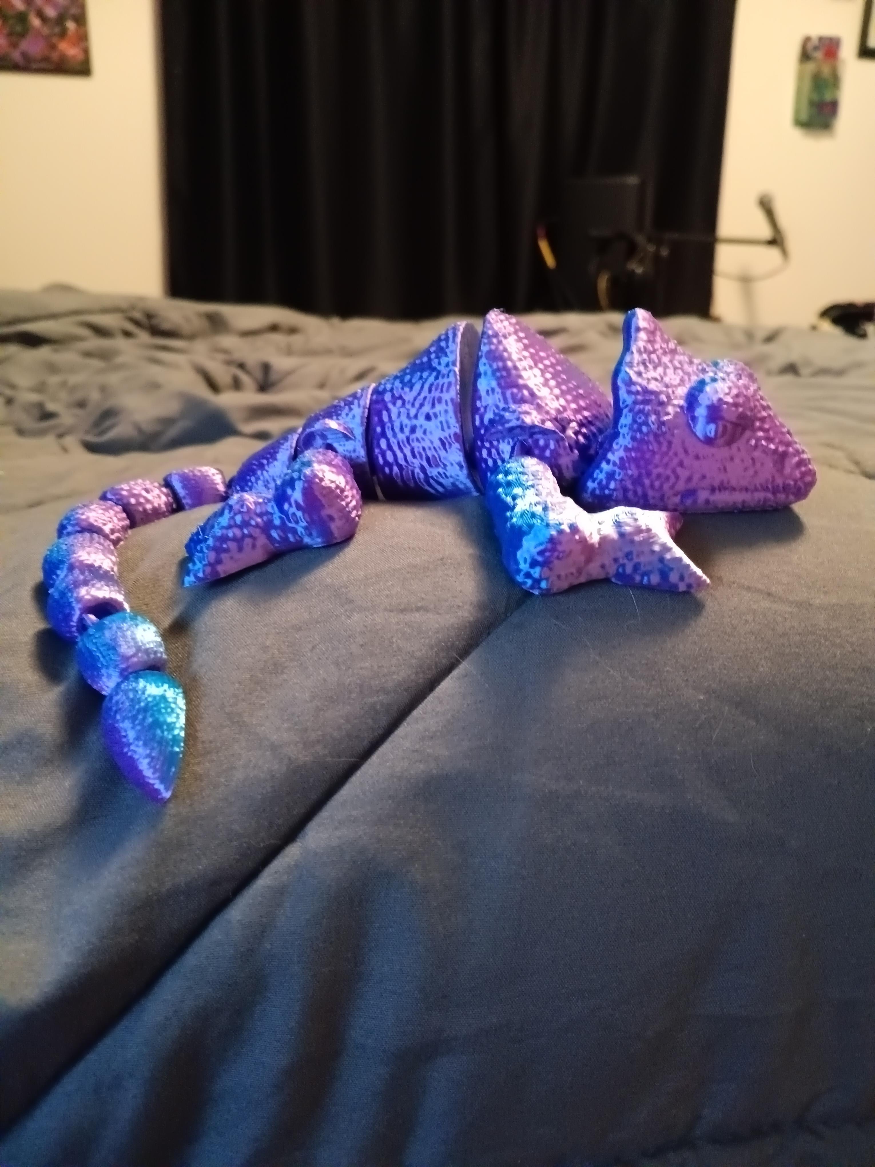 Flexi Chameleon fidget toy - print in place - skin texture 1 3d model