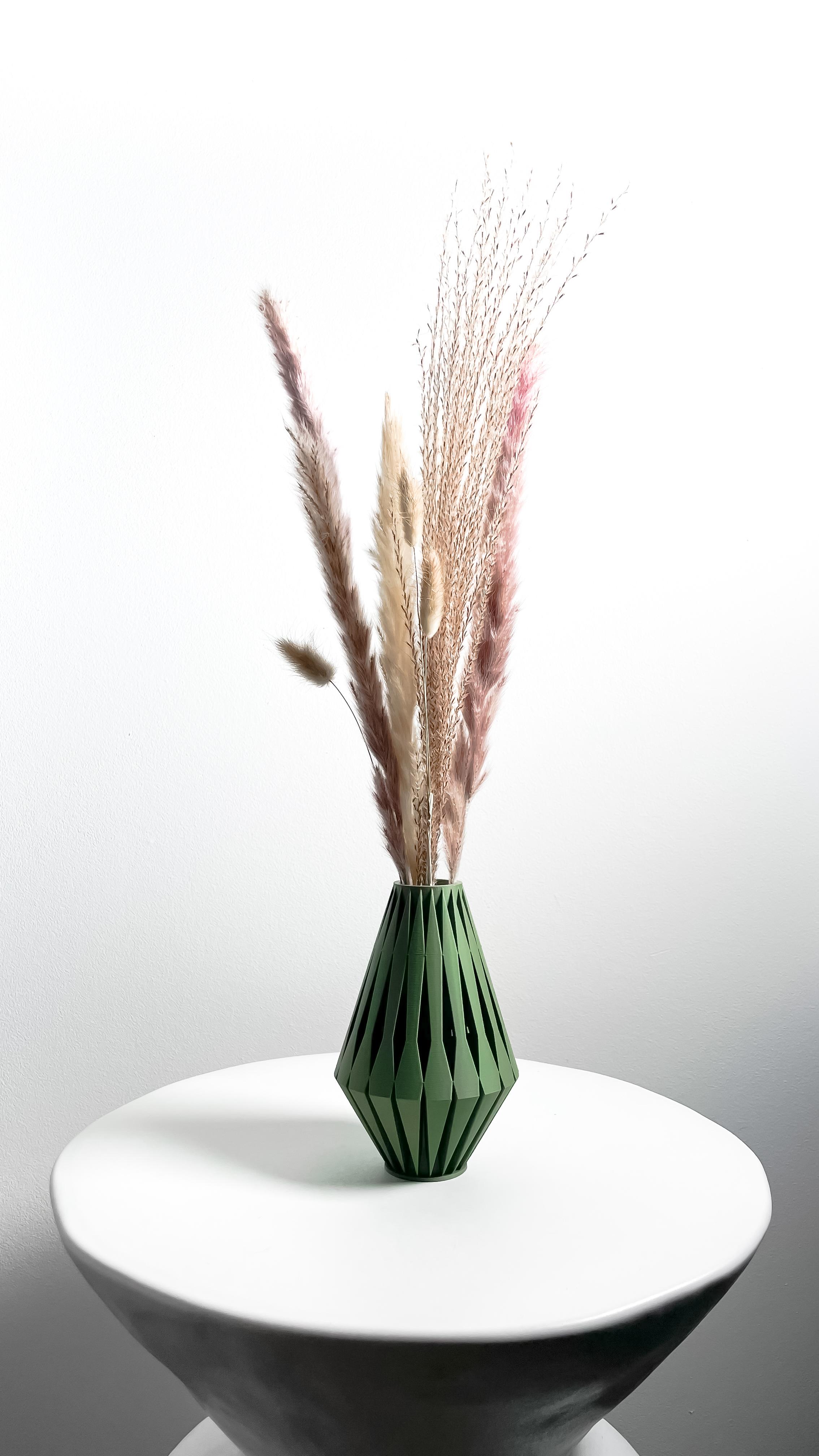 The Onde Vase, Modern and Unique Home Decor for Dried and Flower Arrangements  | STL File 3d model