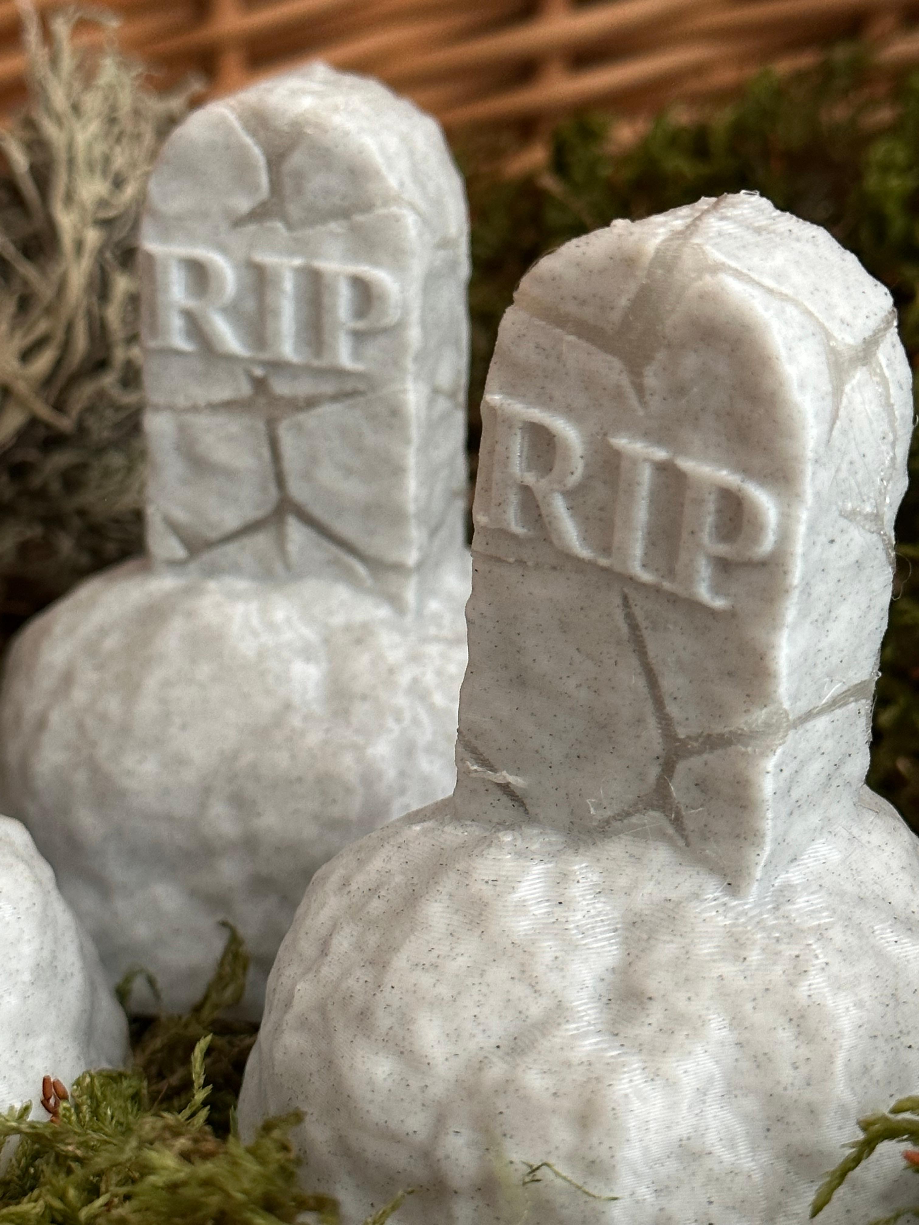 Cracked Tombstones (Leaning Right) 3d model