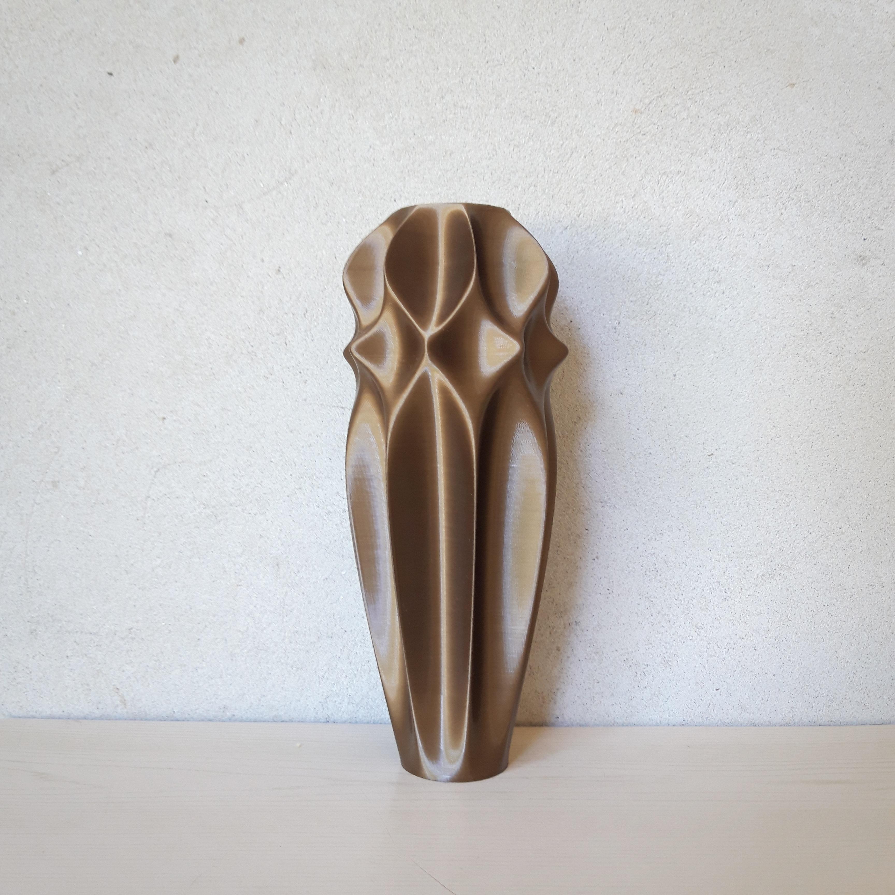 Pointed vase 3d model