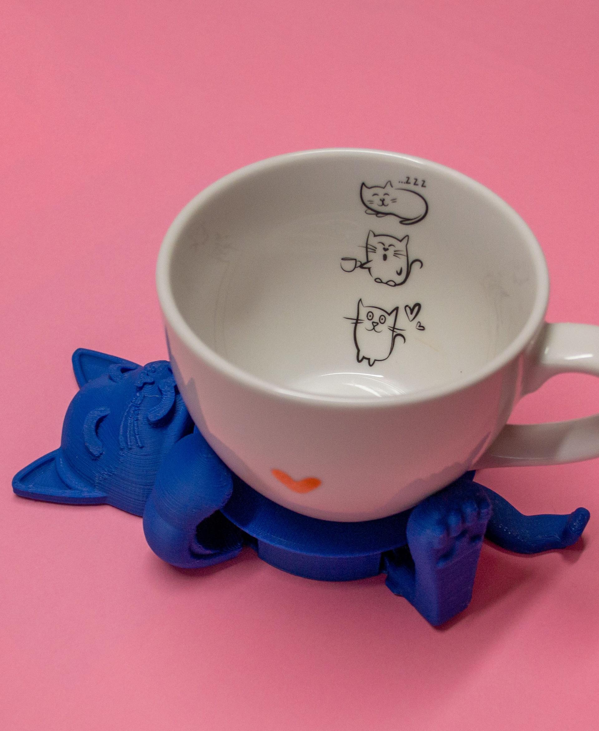Cute Cat Mug Hugger: Self-Adjusting Coaster 3d model