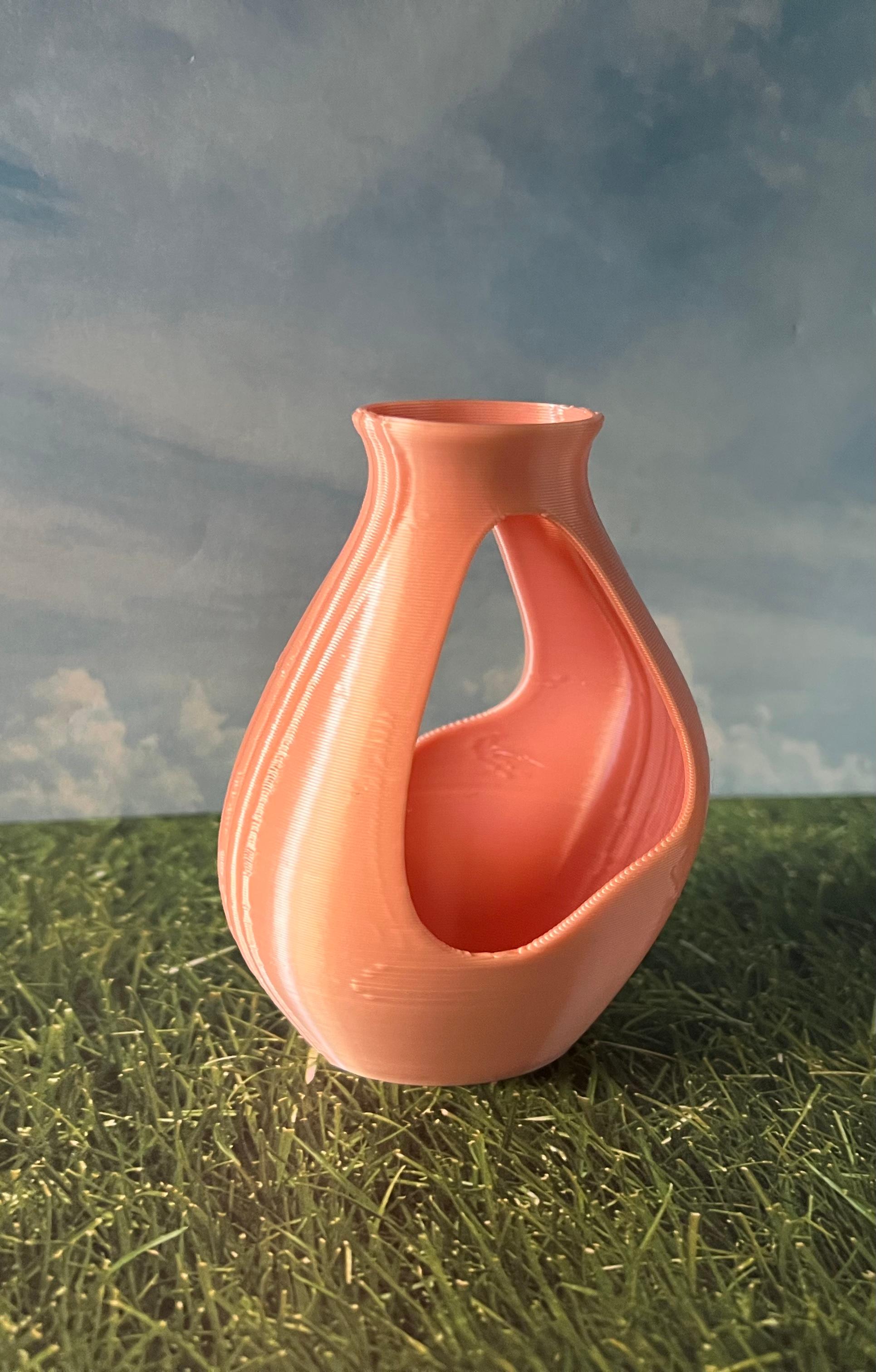 Peek-a-boo Vase Set - In polymaker PLA silk pink - 3d model