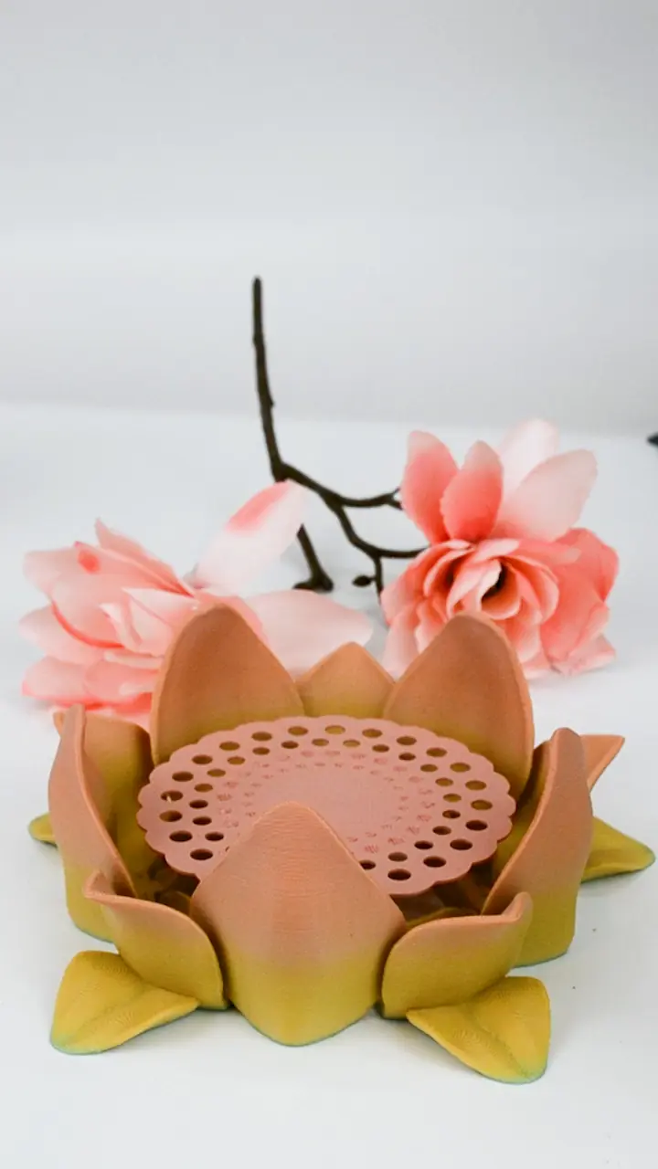 Flower: Self-Adjusting Coaster 3d model