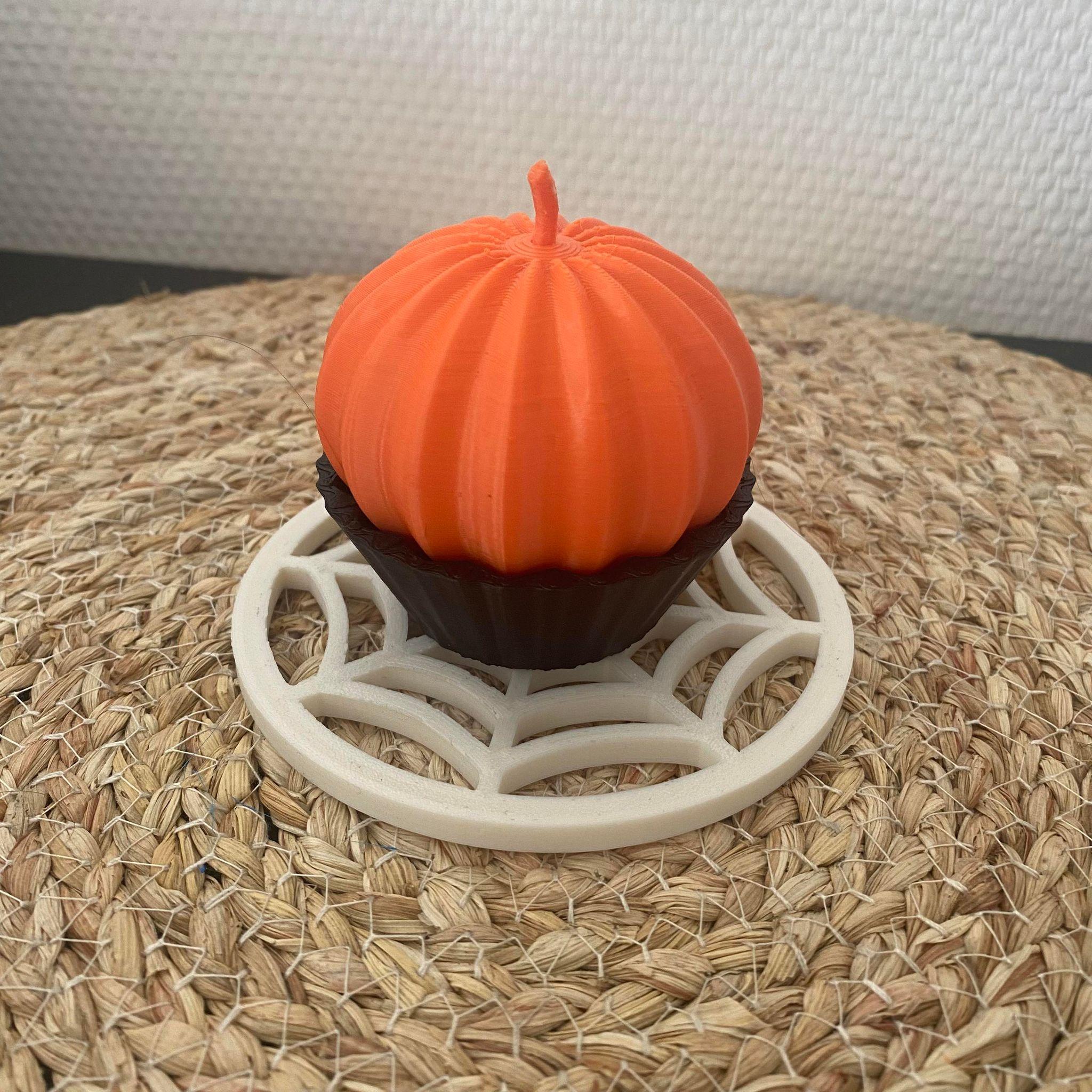 Pumpkin cupcake 3d model