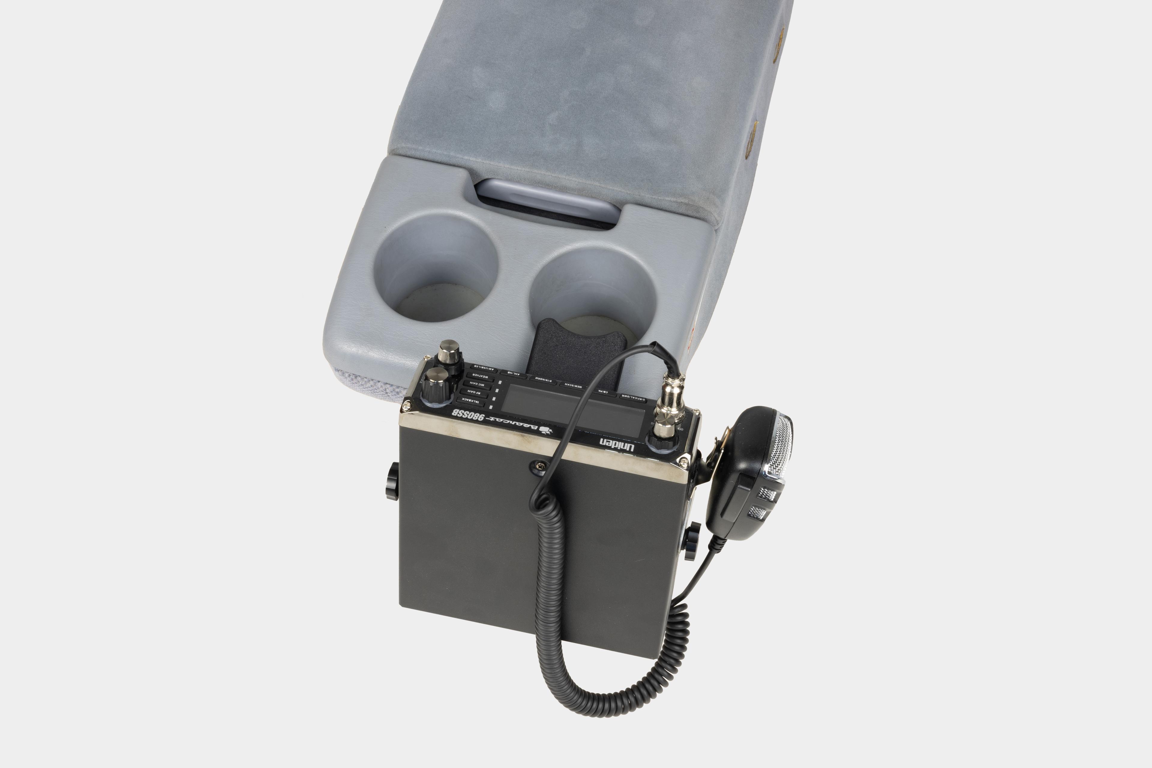 2000-2005 Tundra Radio Mount 3d model