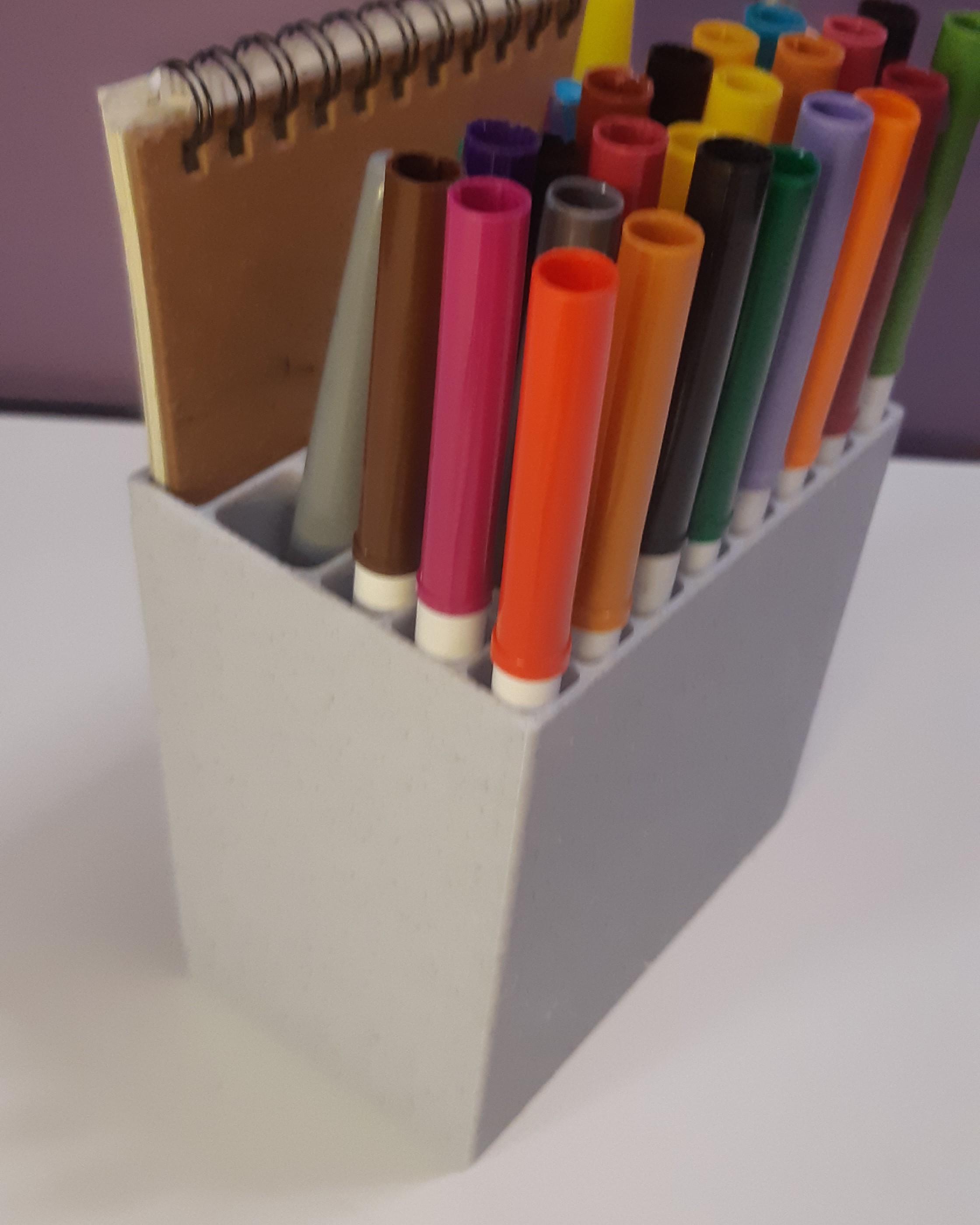 Marker Organizer - Holds 24 Pen, colored pencil, or skinny markers + 5 thicker markers 3d model