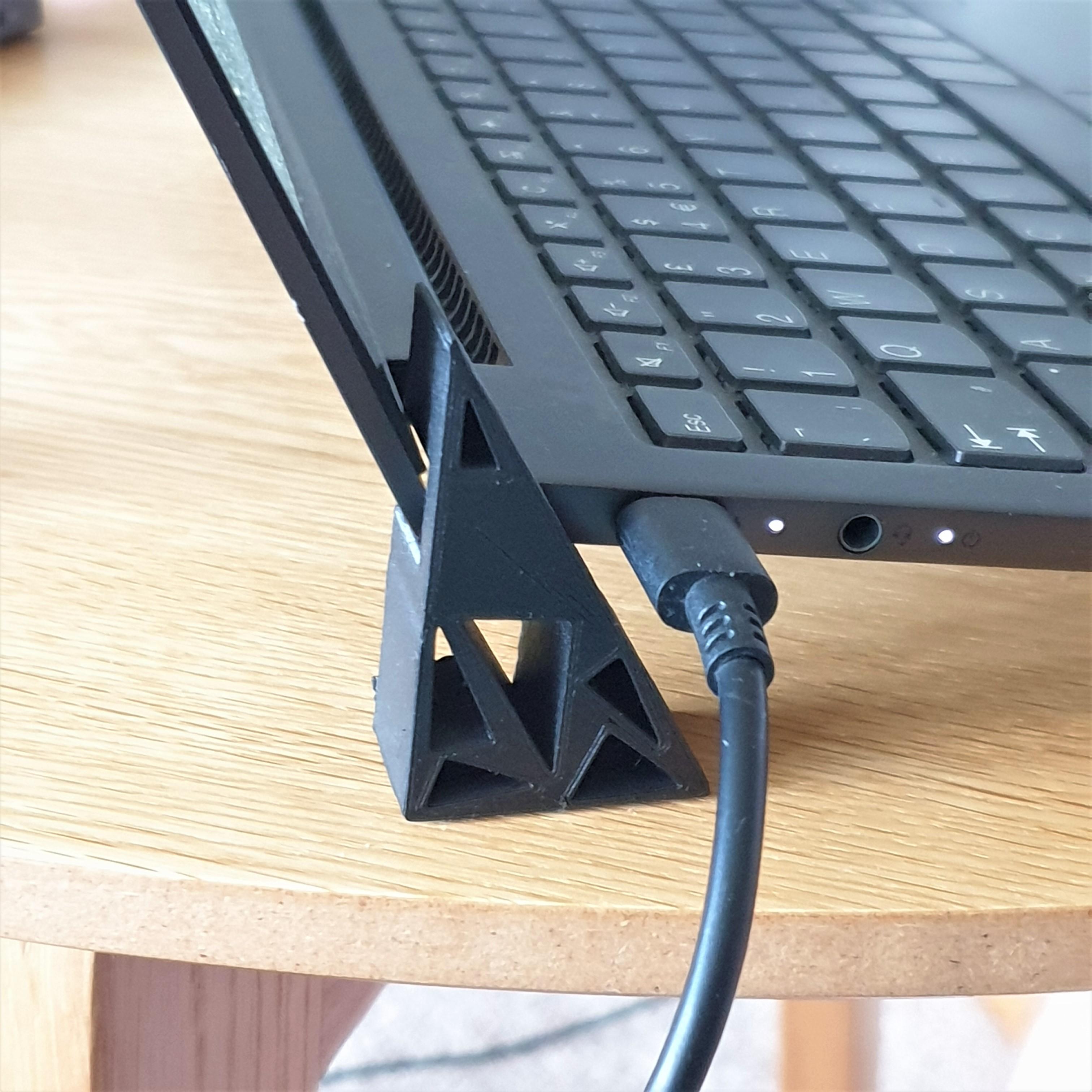 Laptop risers (anti-close) 3d model
