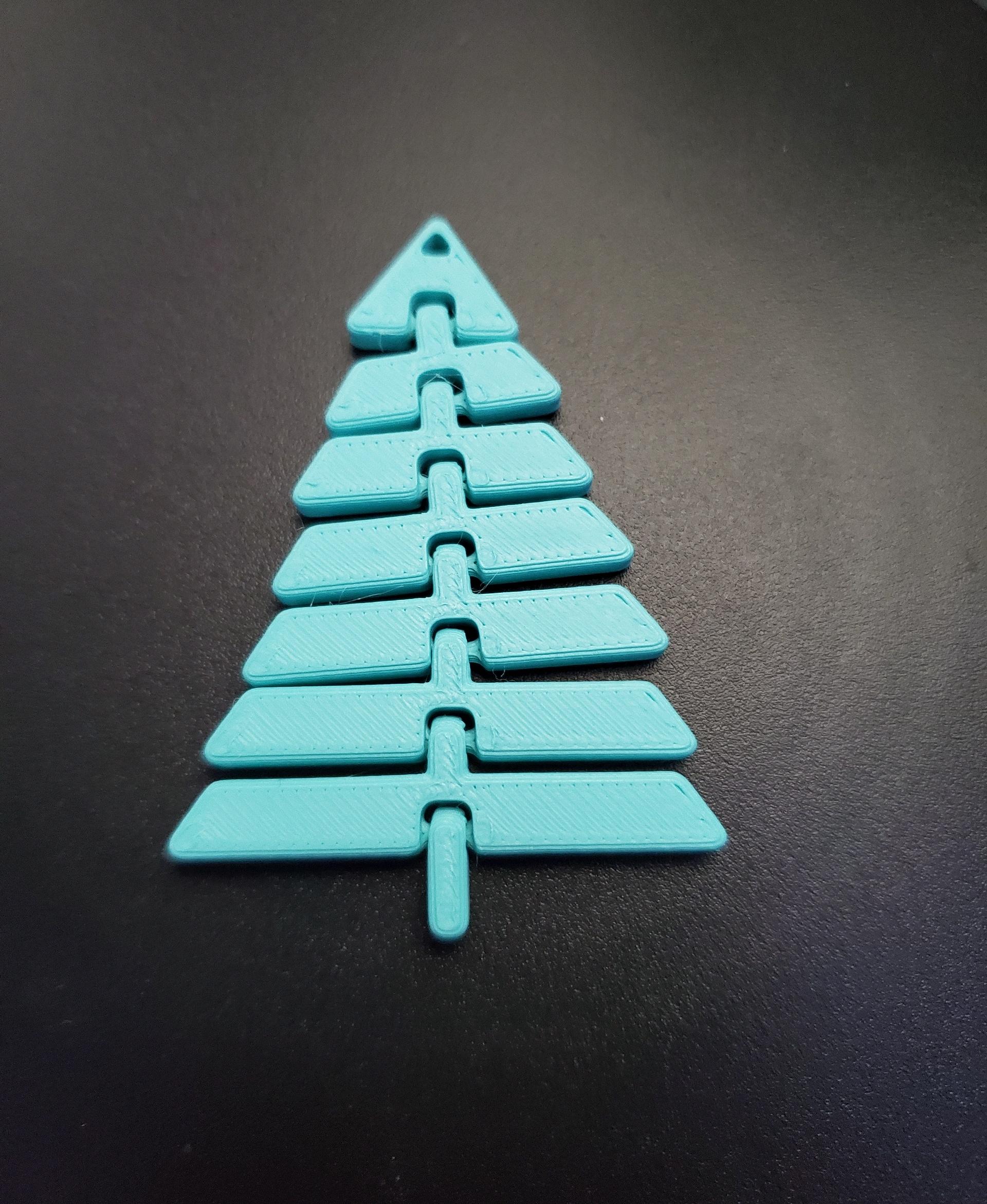 Articulated Christmas Tree Keychain - Print in place fidget toy - polyterra arctic teal - 3d model