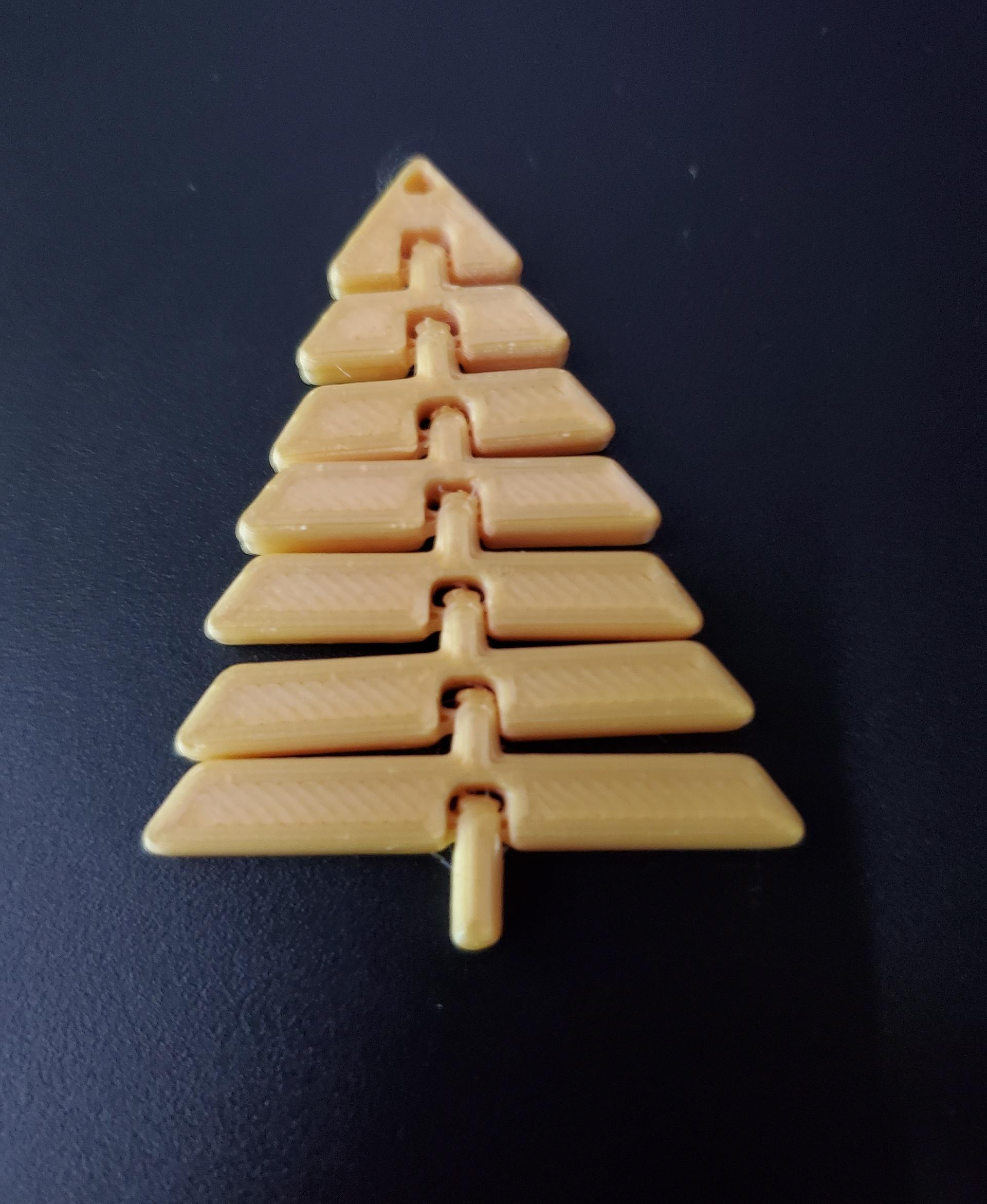 Articulated Christmas Tree Keychain - Print in place fidget toy - generic silk gold - 3d model