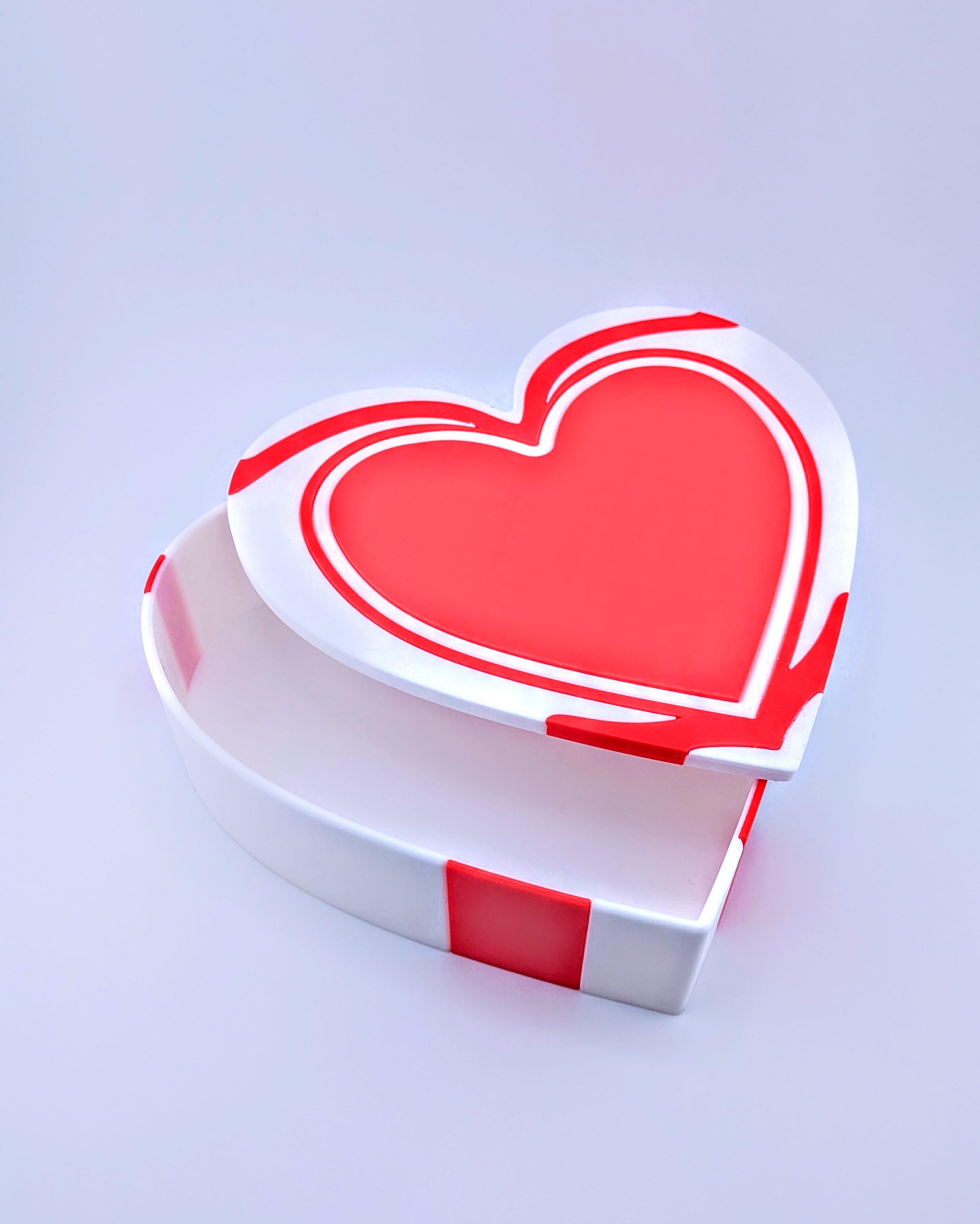 Dual Color Heart Box (Traditional Lid) 3d model