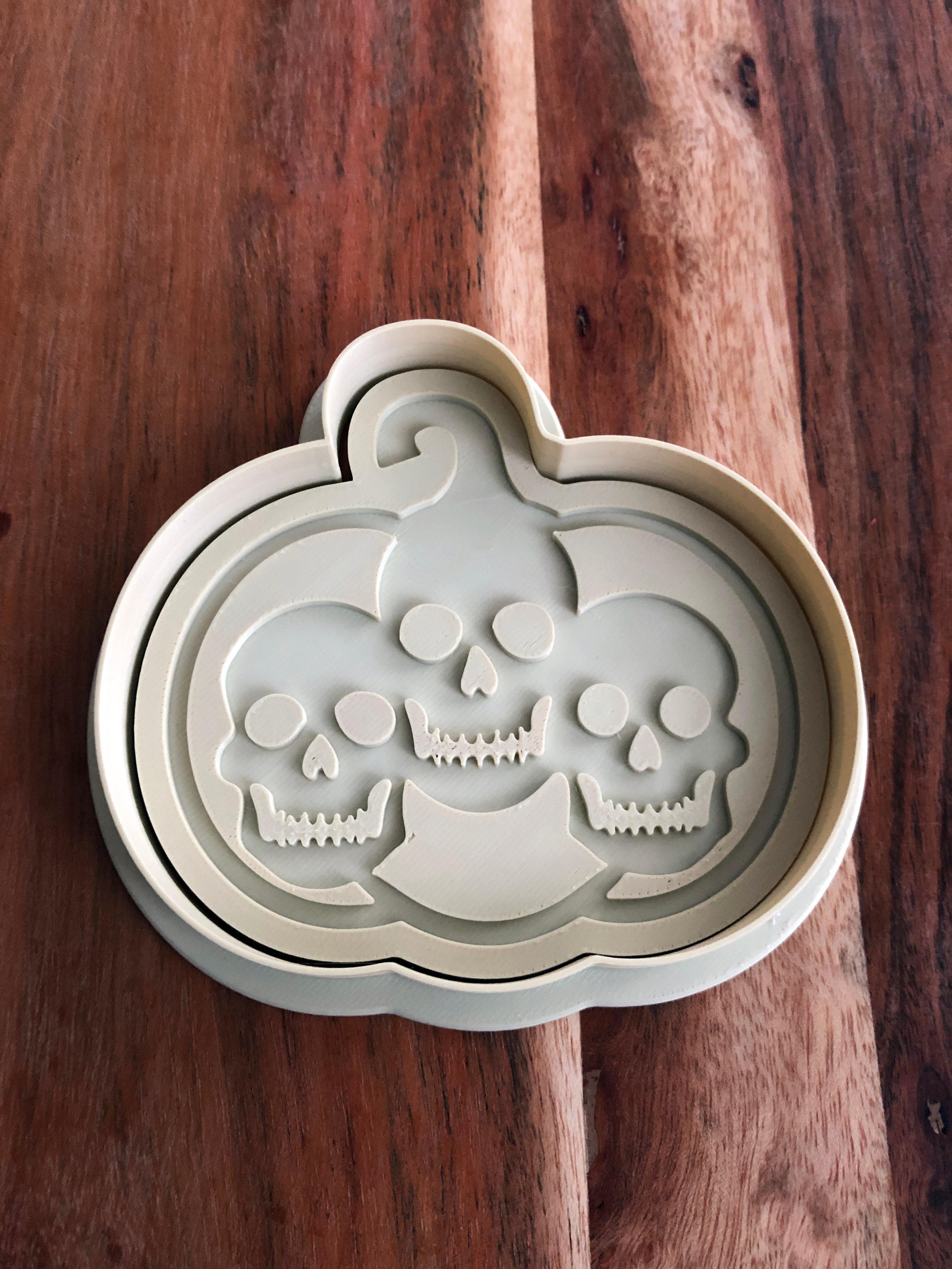 Pumpkin Skulls Cookie Cutters and Stamps 3d model