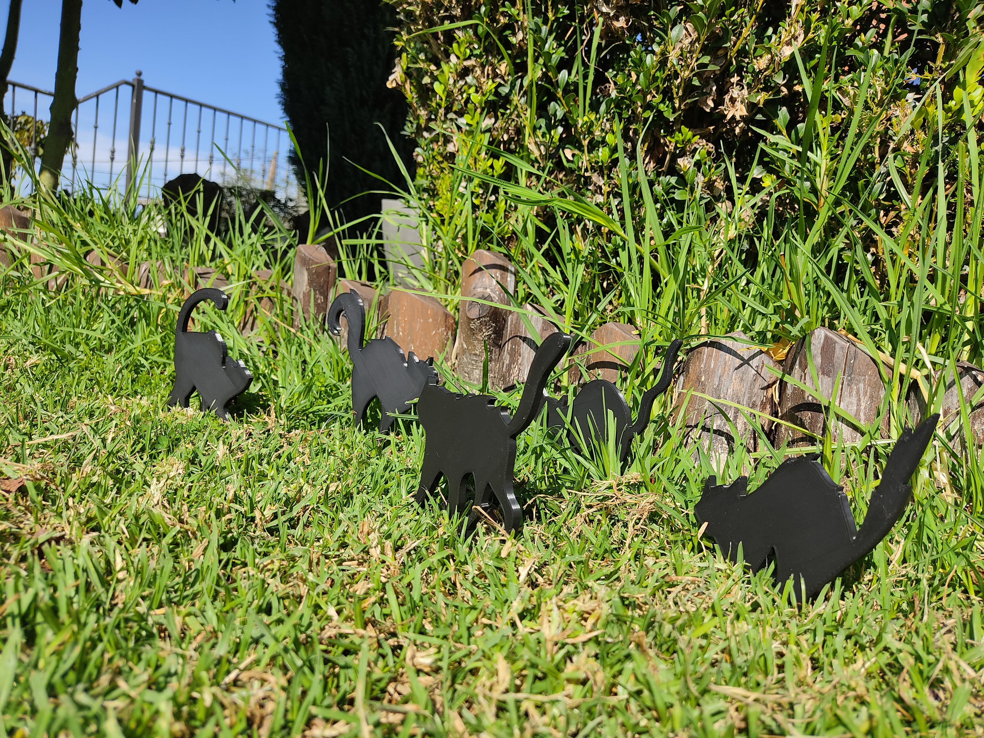 Spooky cats, garden decoration 3d model