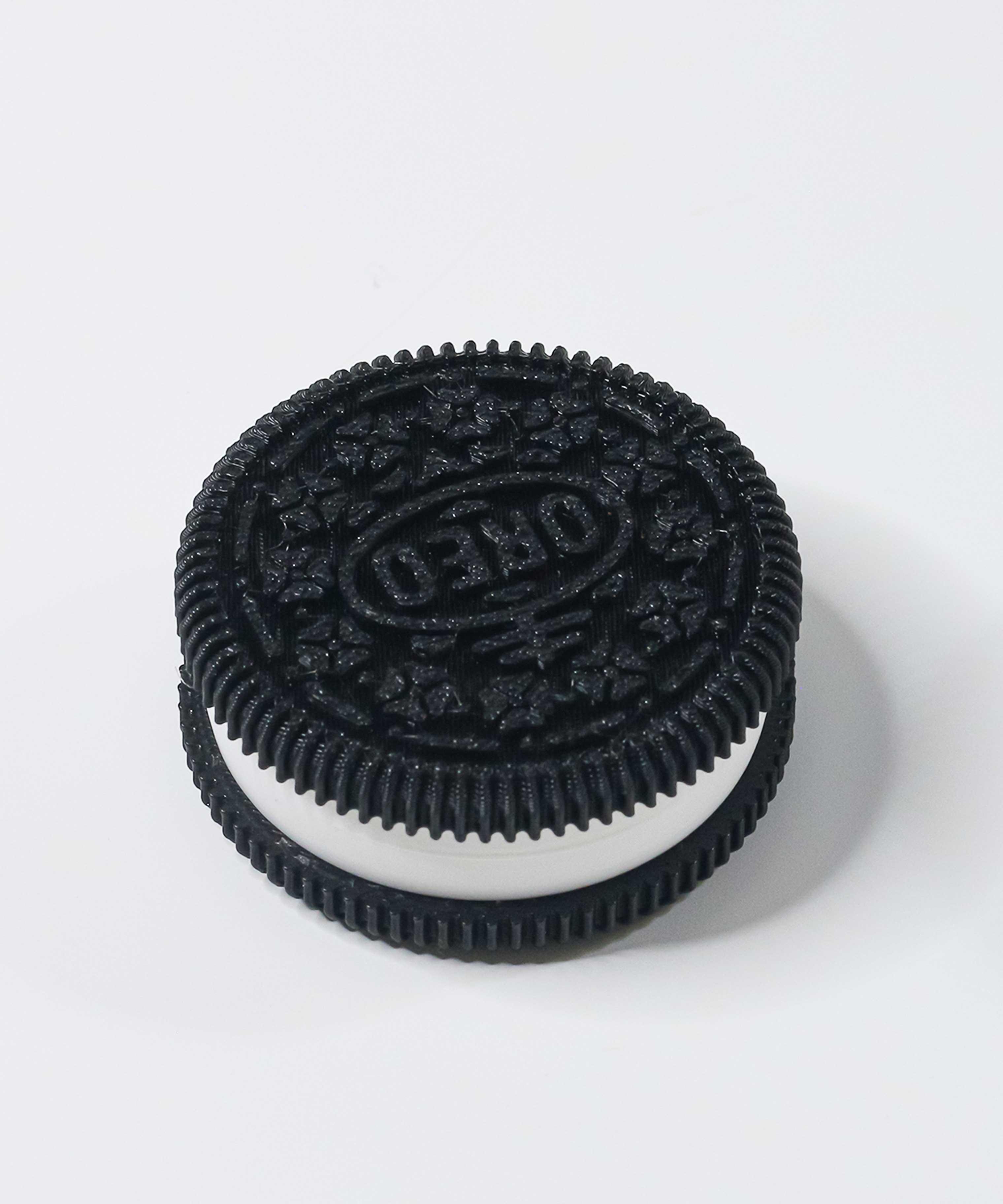 OREO COOKIE AIRTAG HOLDER: KEYCHAIN AND REGULAR VERSION FOR YOUR TRACKER 3d model