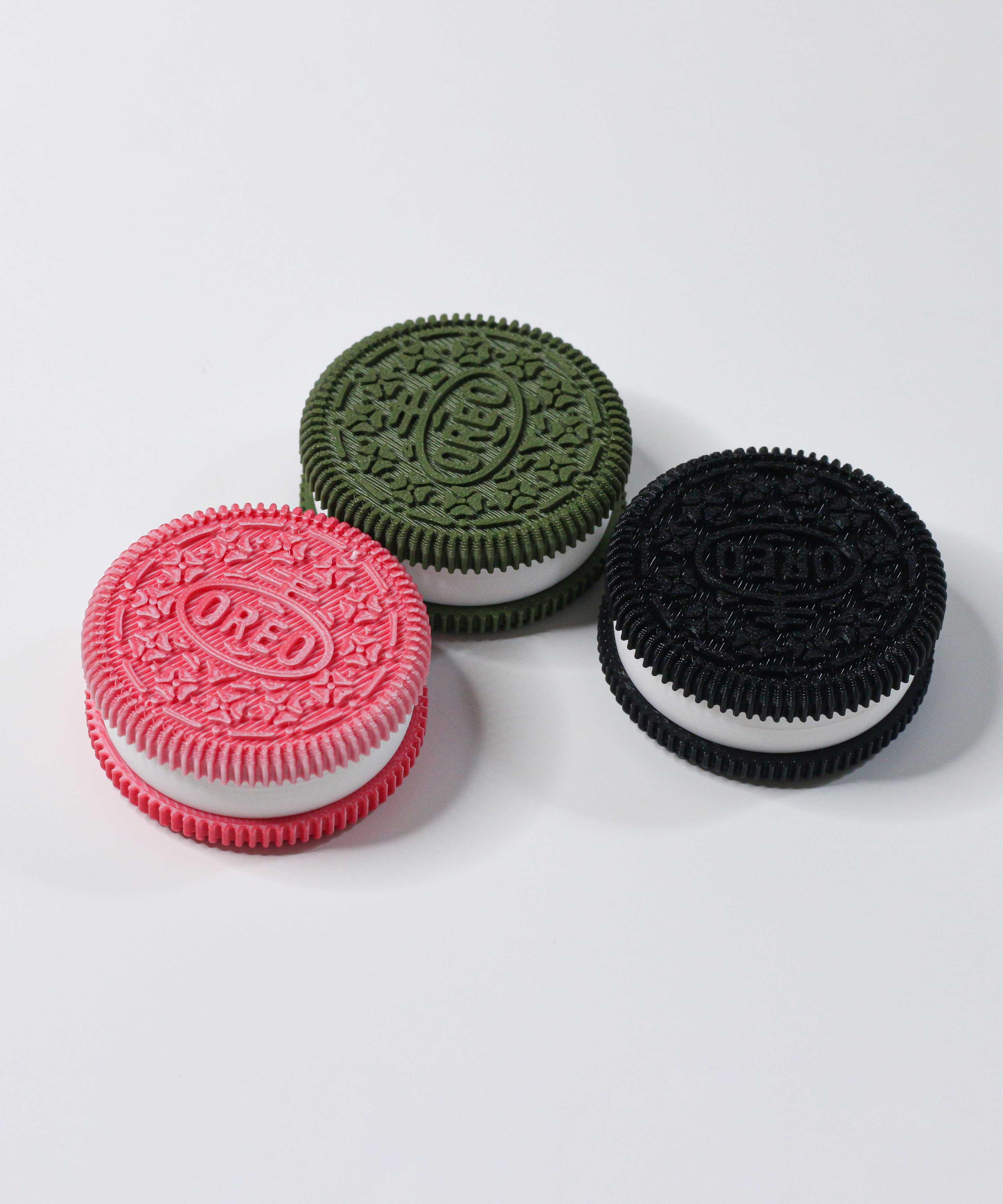 OREO COOKIE AIRTAG HOLDER: KEYCHAIN AND REGULAR VERSION FOR YOUR TRACKER 3d model