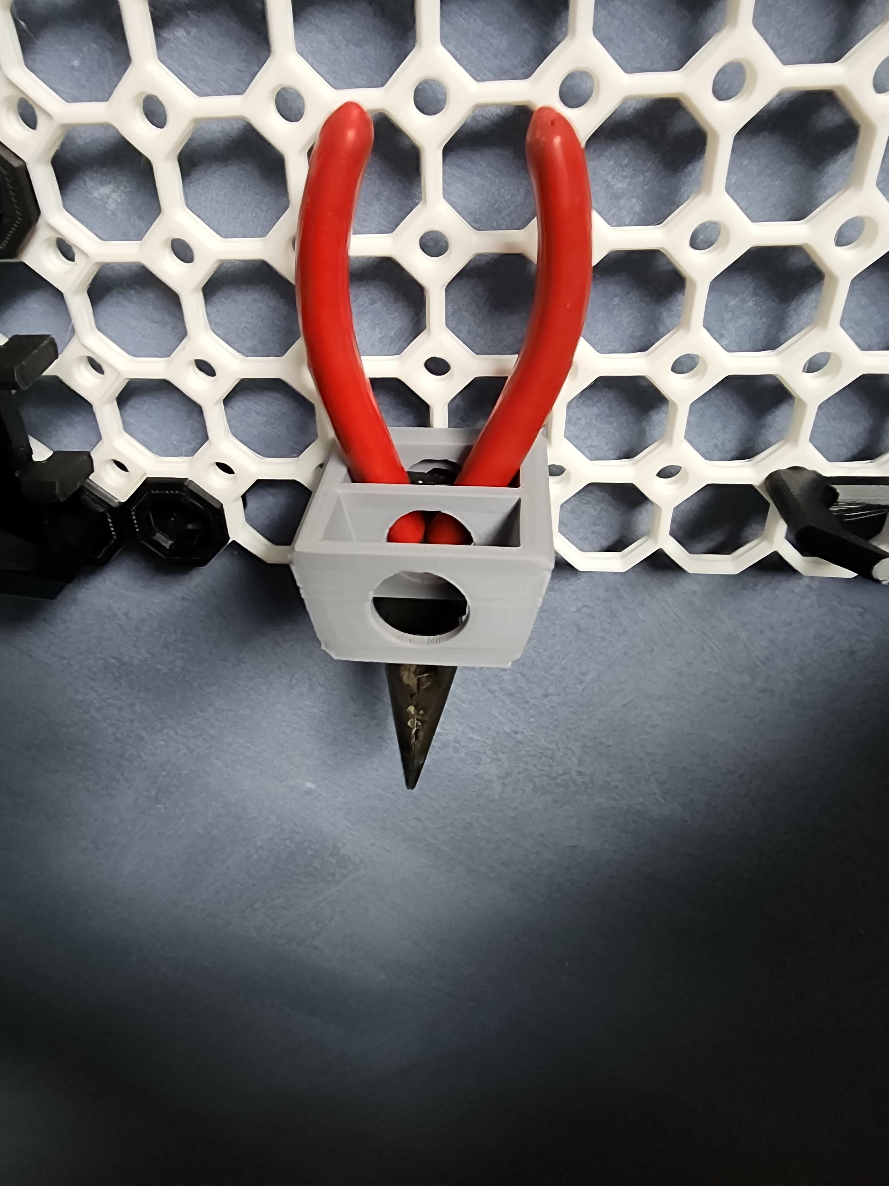 Multiboard Scissor Holder Screw In 3d model