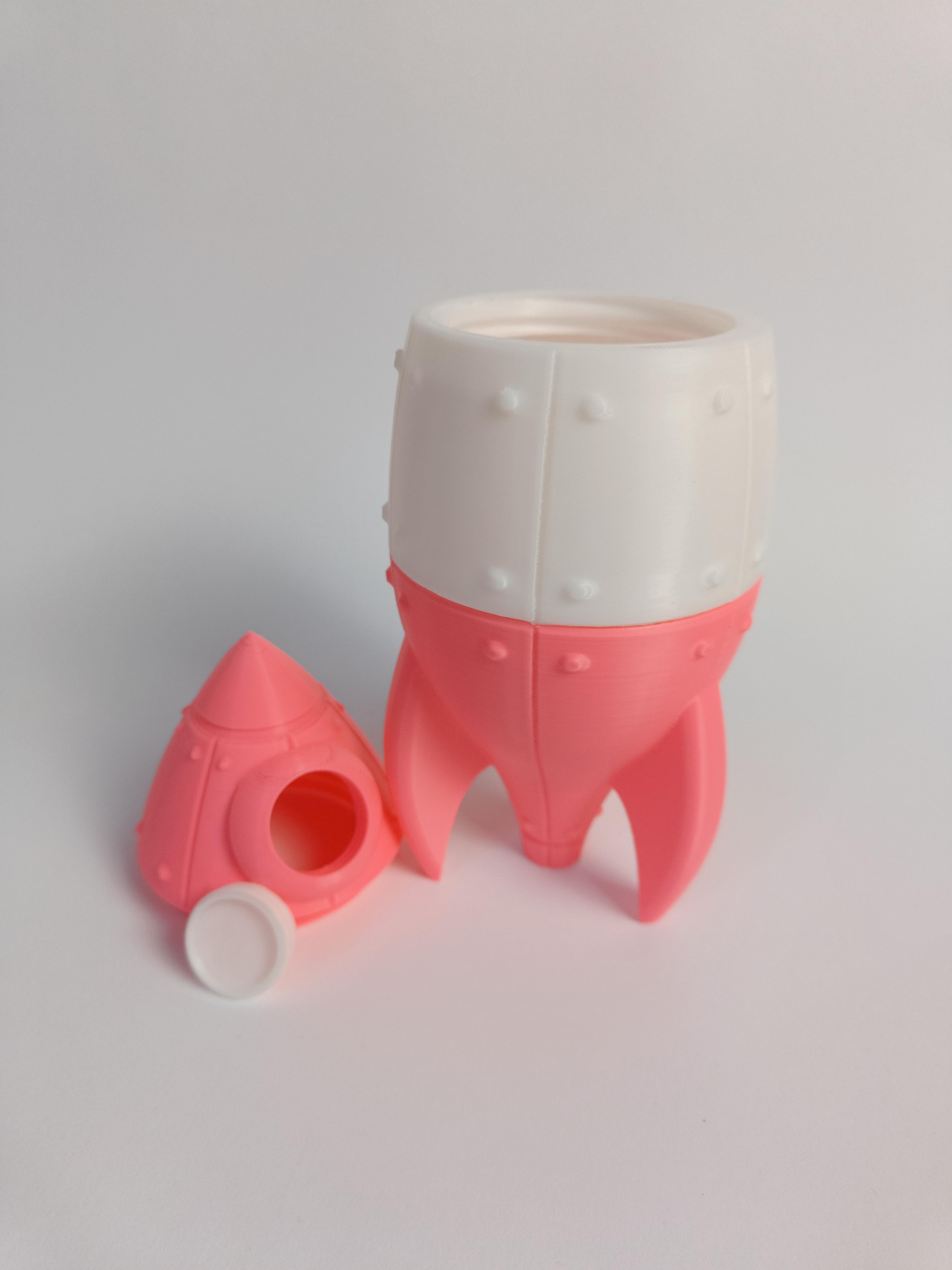 Rocket Container / Piggy Bank 3d model