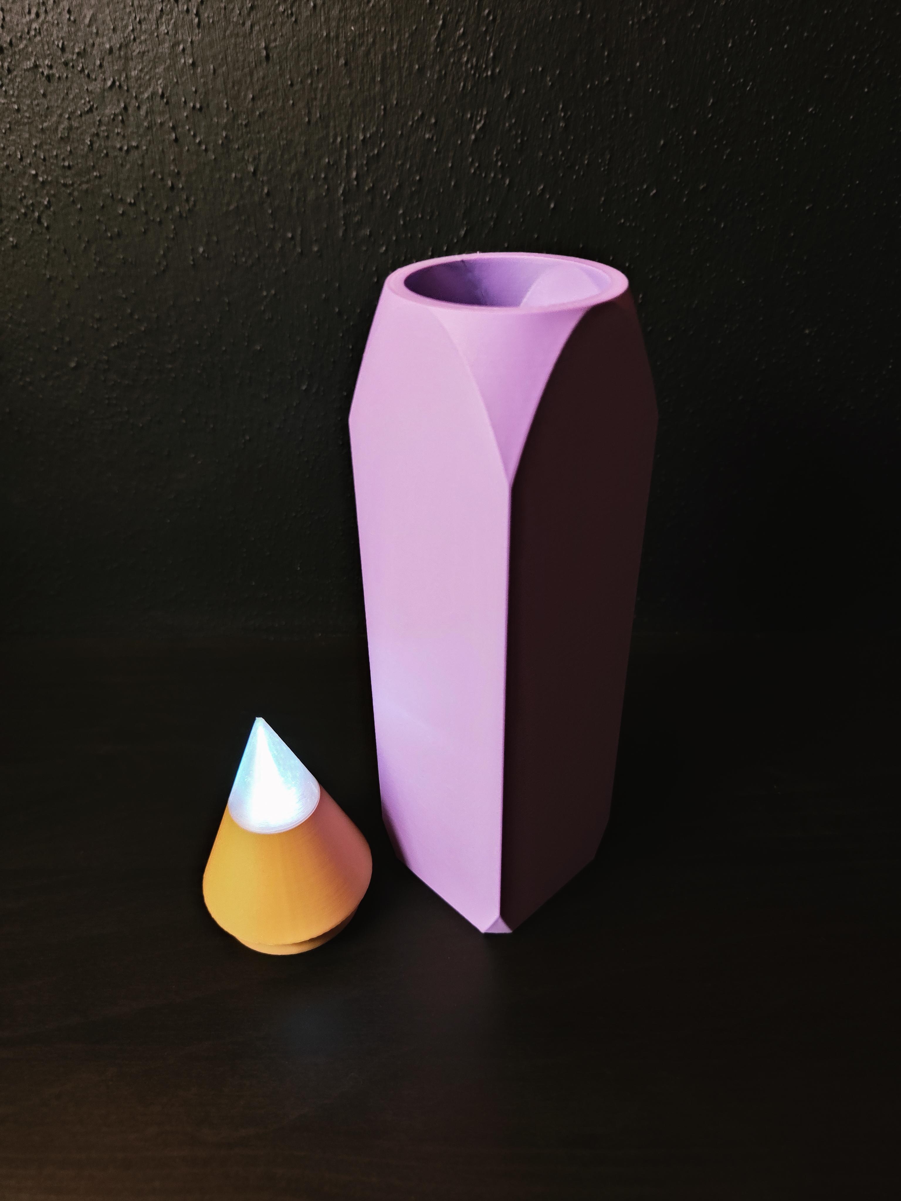 Bright Pastel Vase 3d model