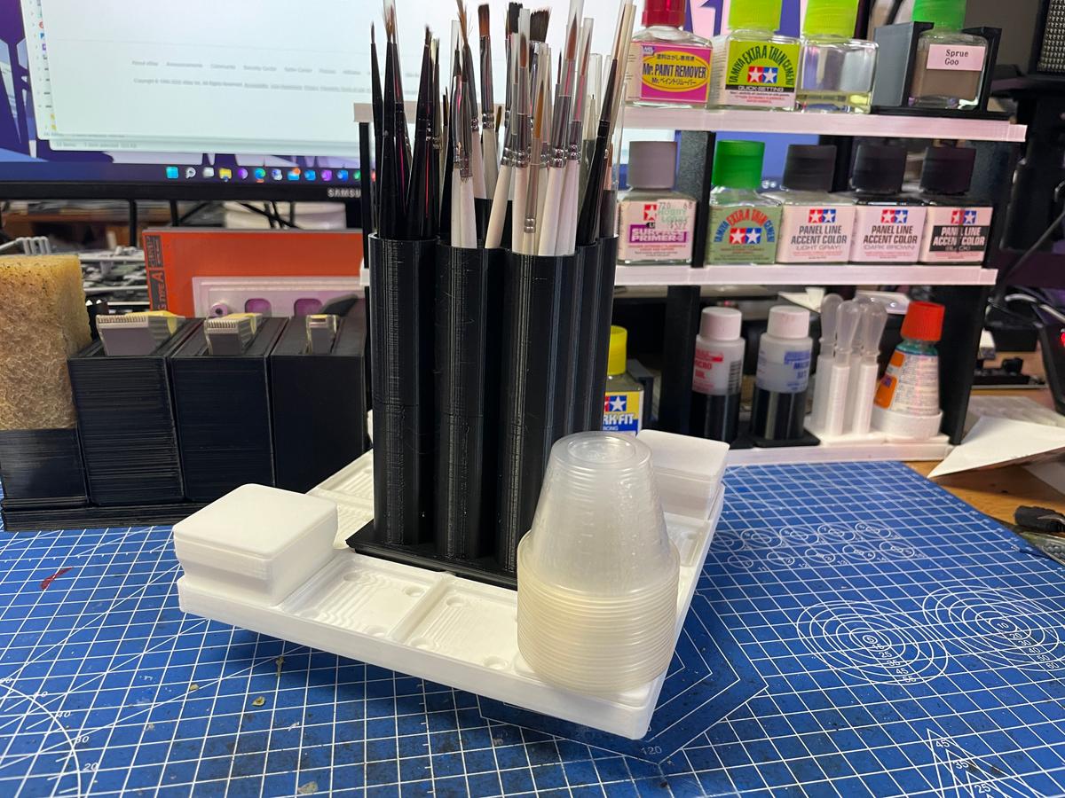 Gridfinity Paintbrush Holder by InsanityPotion