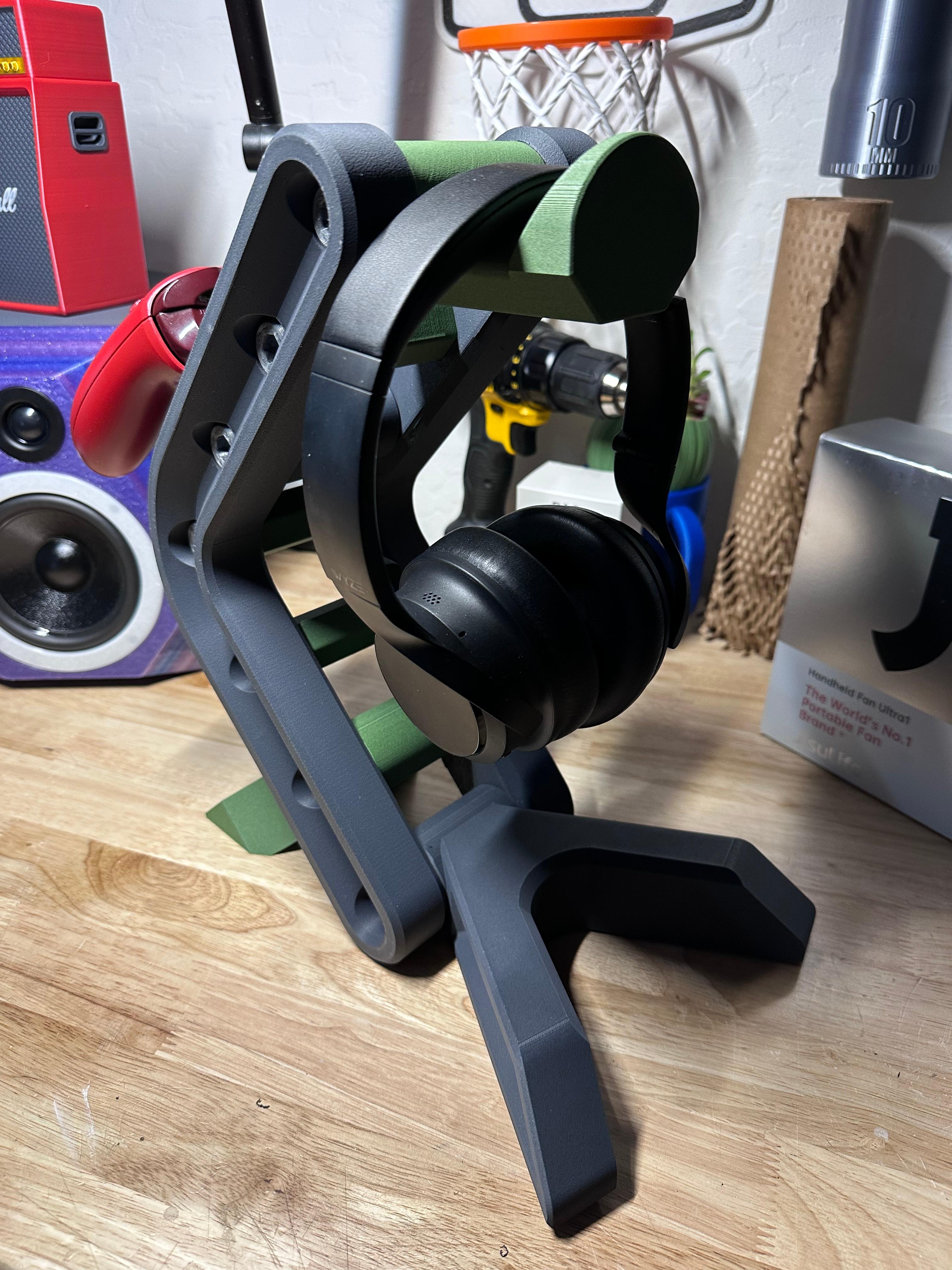 Industrial Styled Headphone Stand - Fun to assemble, Functional Print, useful, controller holder 3d model