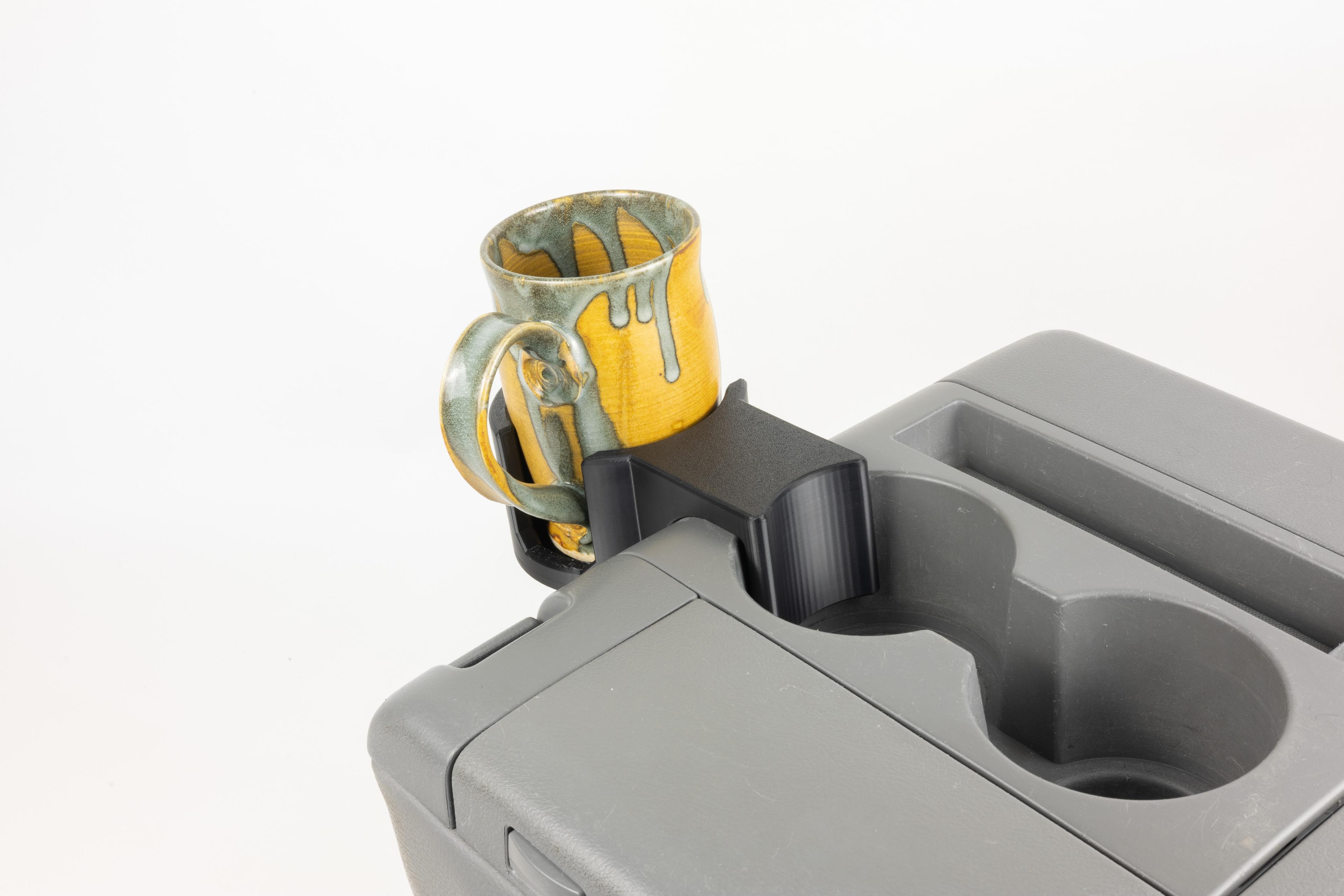 2007+ Tundra Mug Holder 3d model