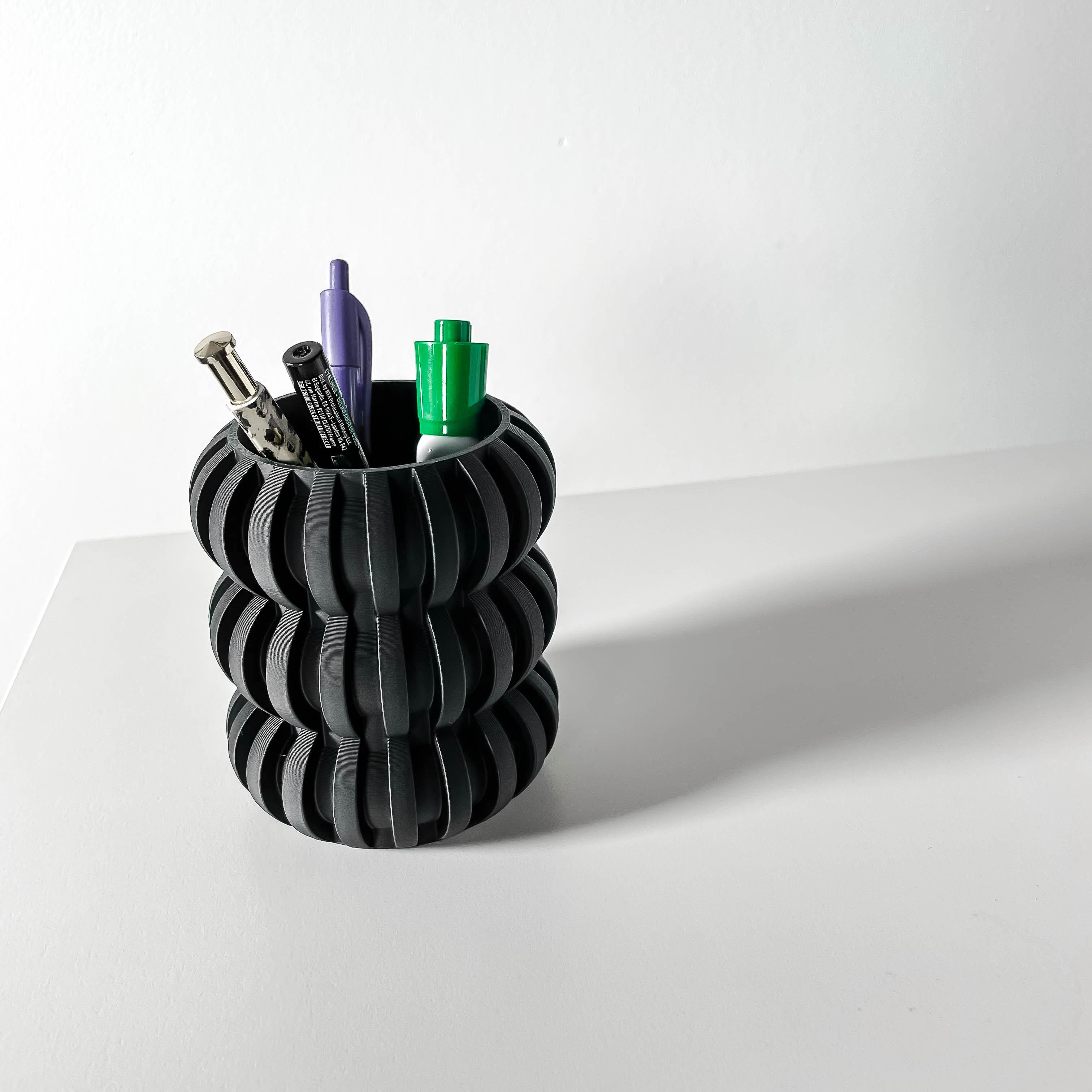 The Renio Pen Holder | Desk Organizer and Pencil Cup Holder | Modern Office and Home Decor 3d model