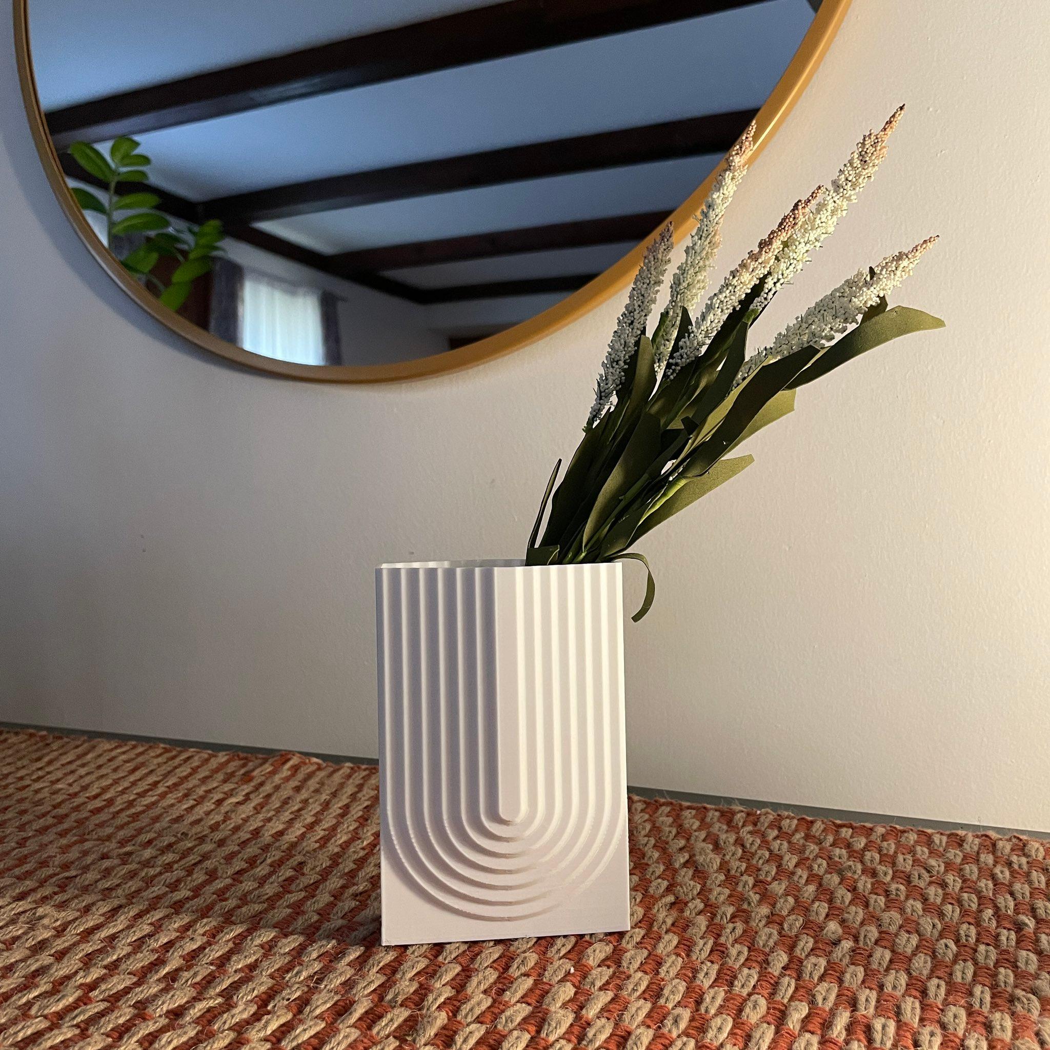 Modern Vase 001 3d model