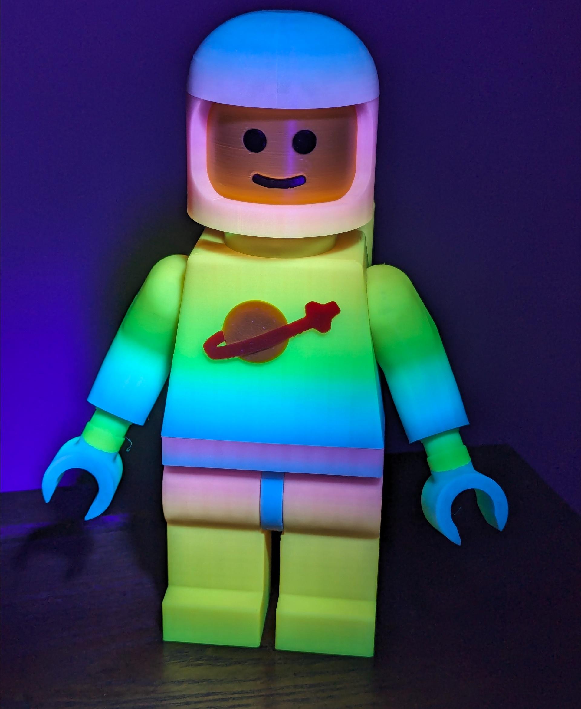 Classic Spaceman (6:1 LEGO-inspired brick figure, NO MMU/AMS, NO supports, NO glue) - Printed in
- Polymaker_3D PolyLite Luminous Rainbow, Red, and Black
- Coex3D Taxicab Yellow - 3d model