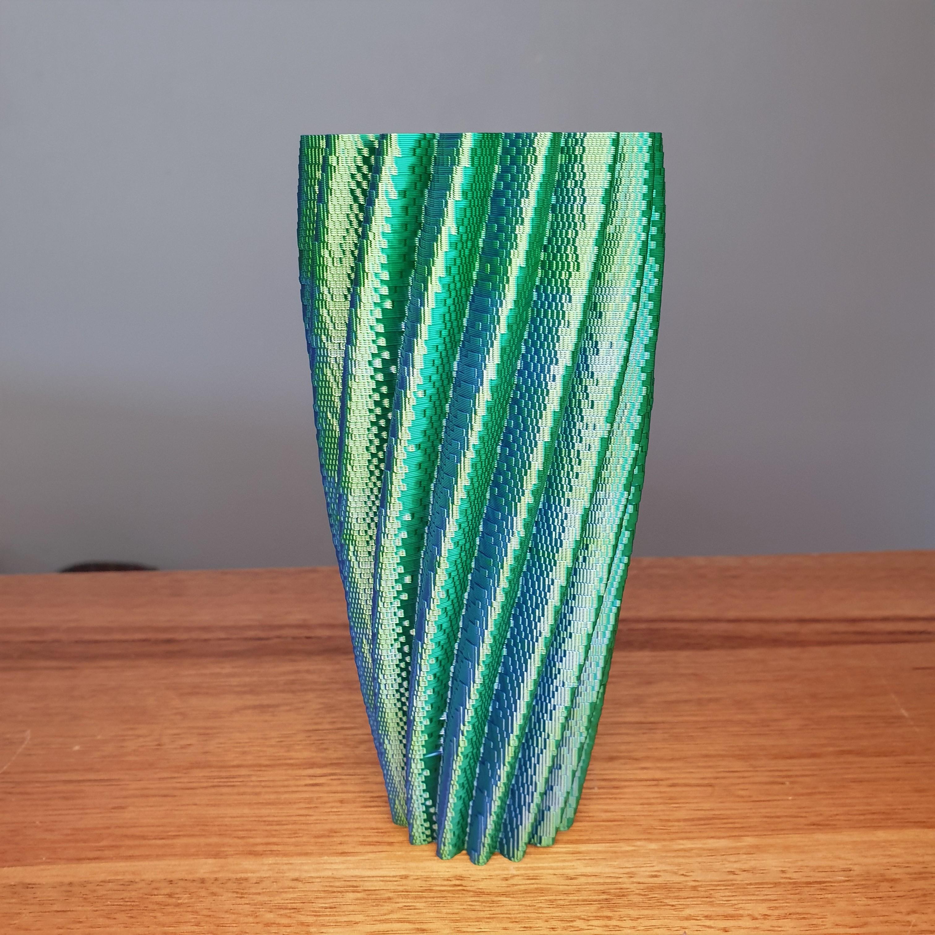 Multifaceted Vase 3d model
