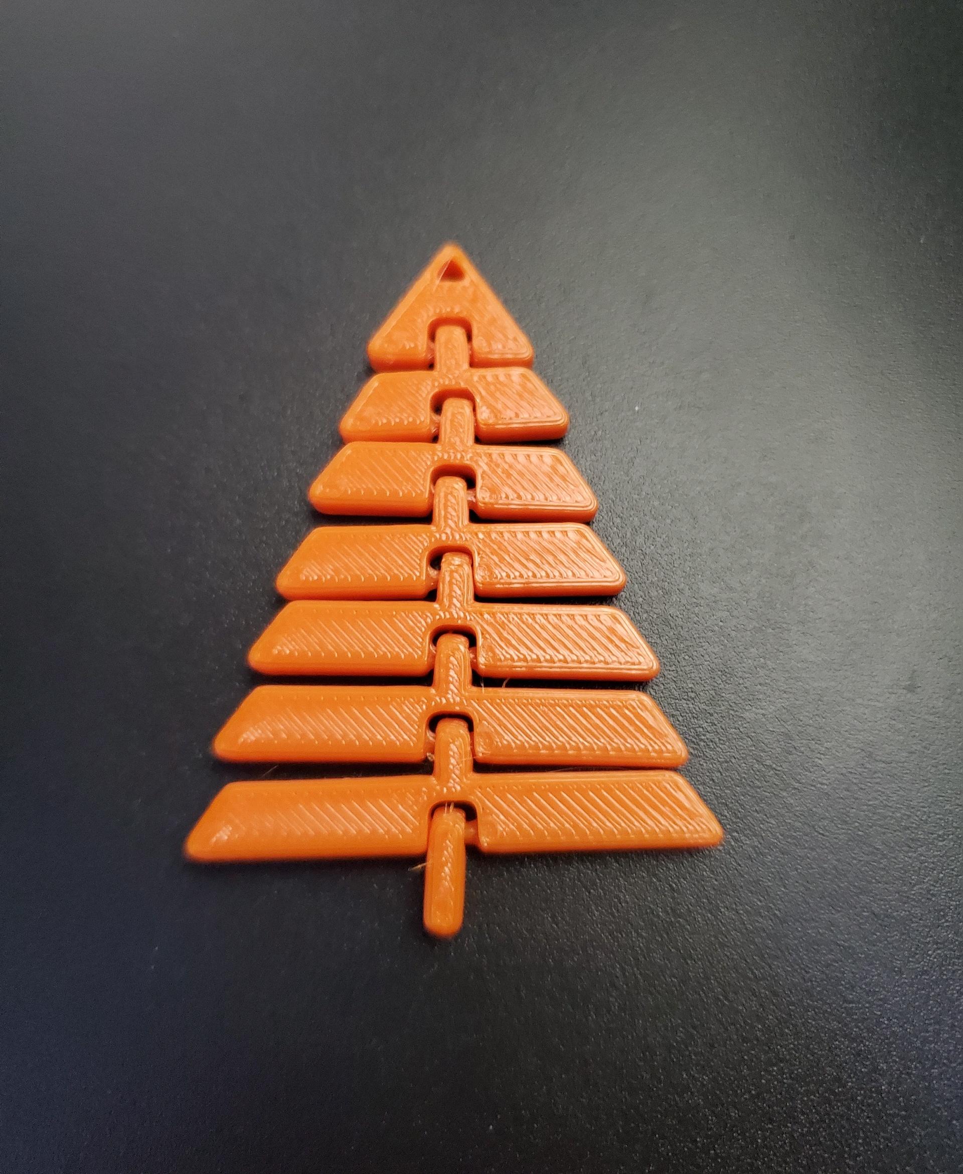 Articulated Christmas Tree Keychain - Print in place fidget toy - IIIDMAX burnt orange - 3d model