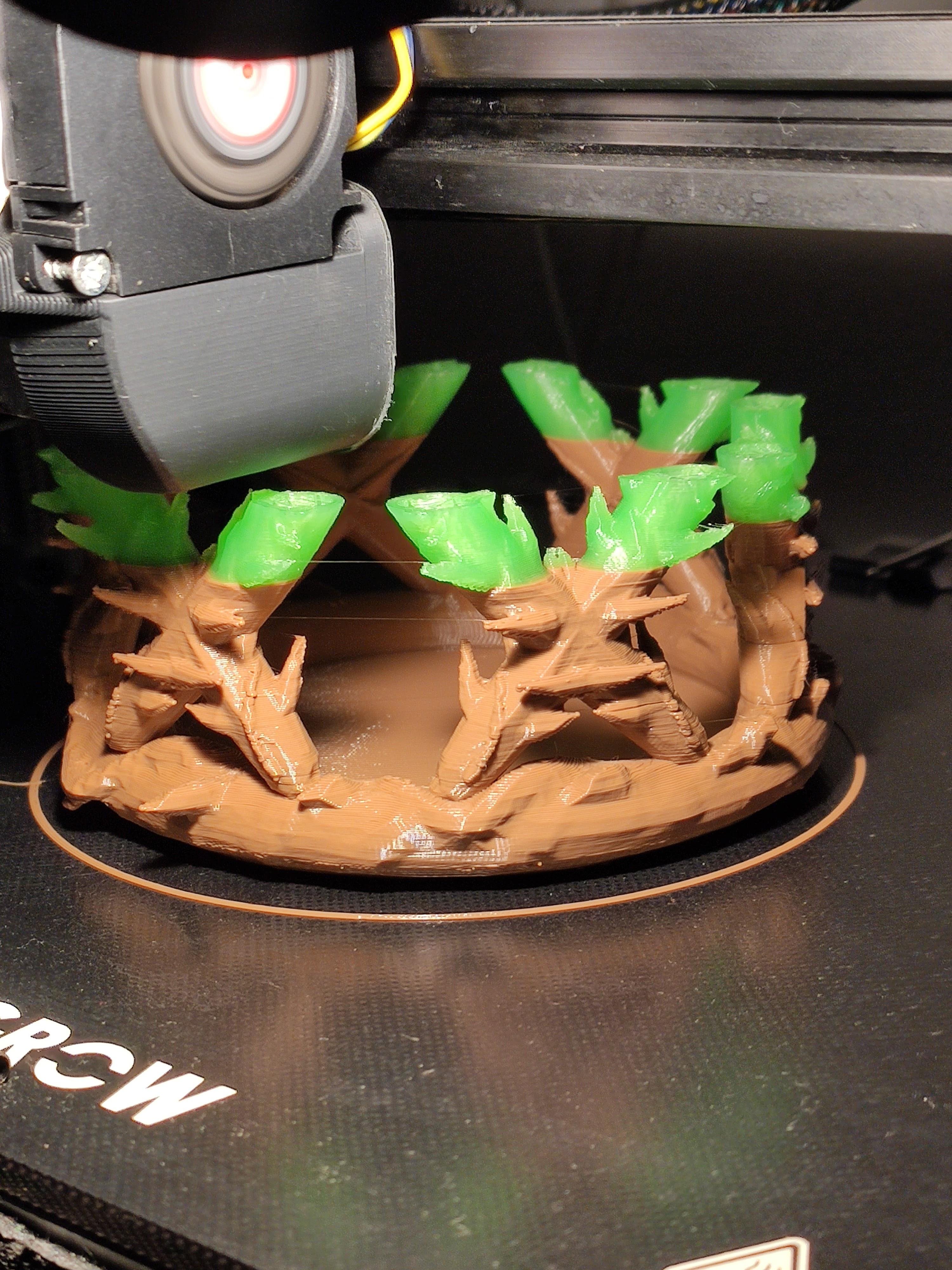 Jungle Vine Desk Organiser (easy, no support print) - Its on his way 🤗
Almost finished now after 20 hr. - 3d model
