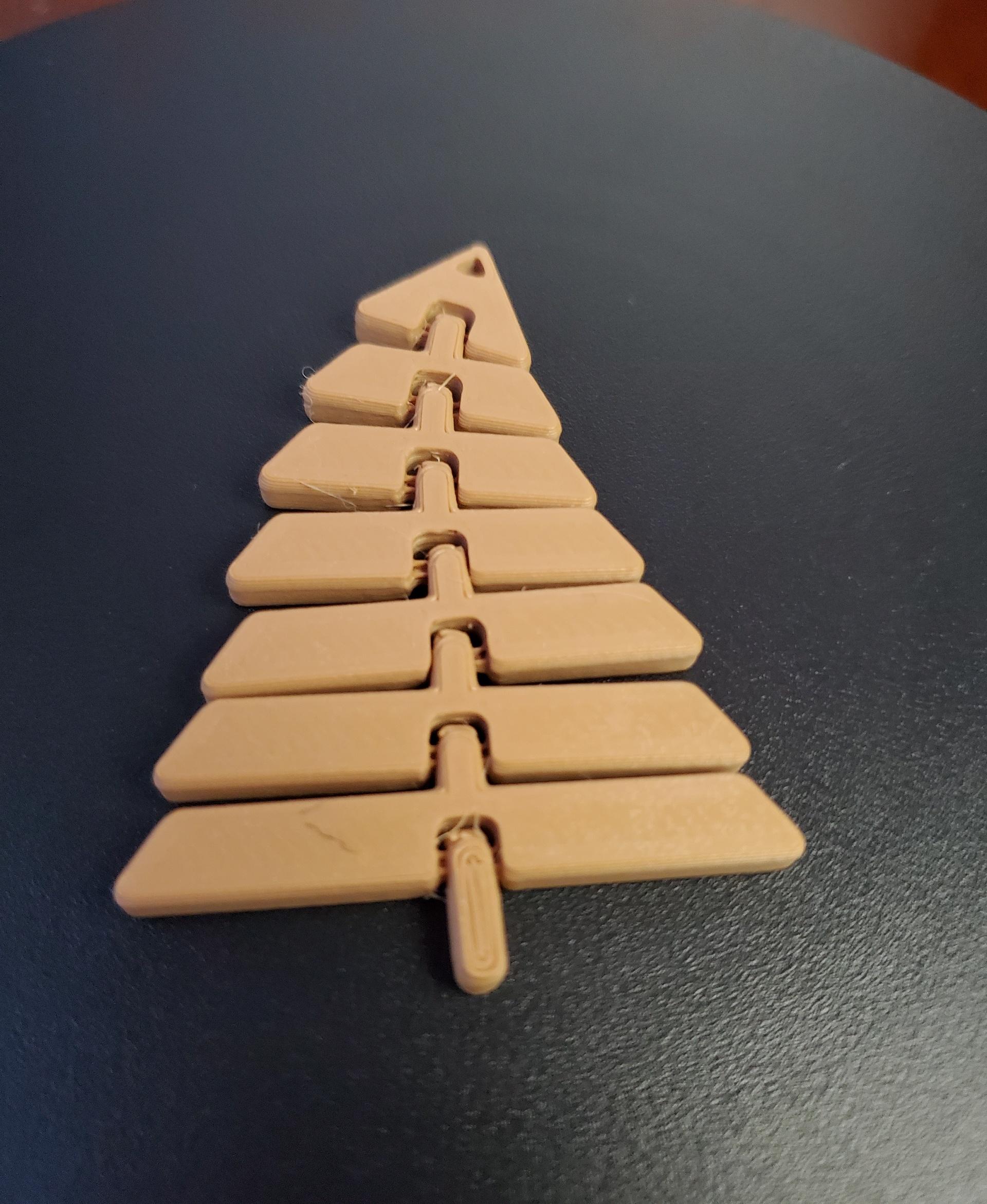 Articulated Christmas Tree Keychain - Print in place fidget toy - polyterra wood - 3d model
