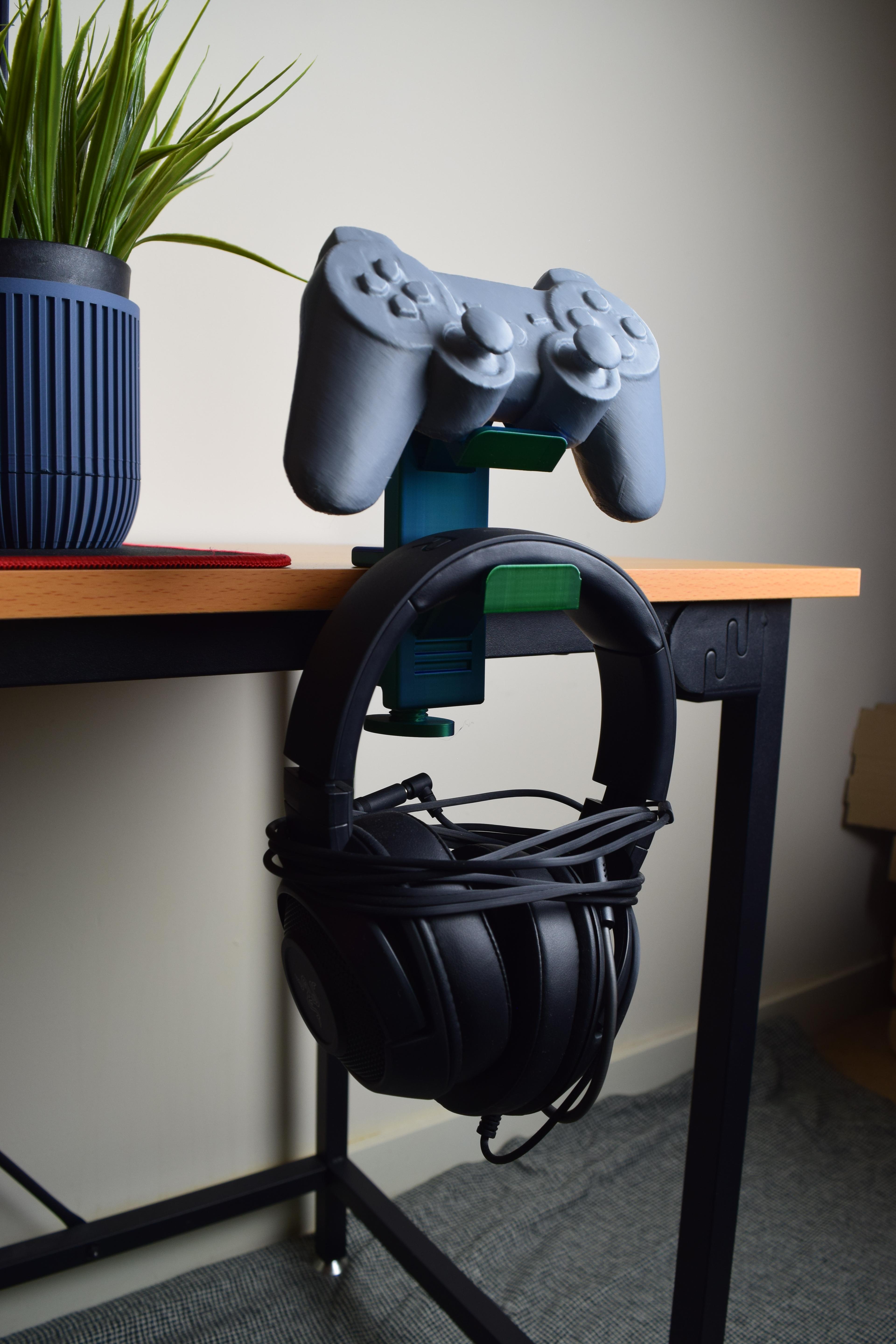 Headset and Controller Stand 3d model