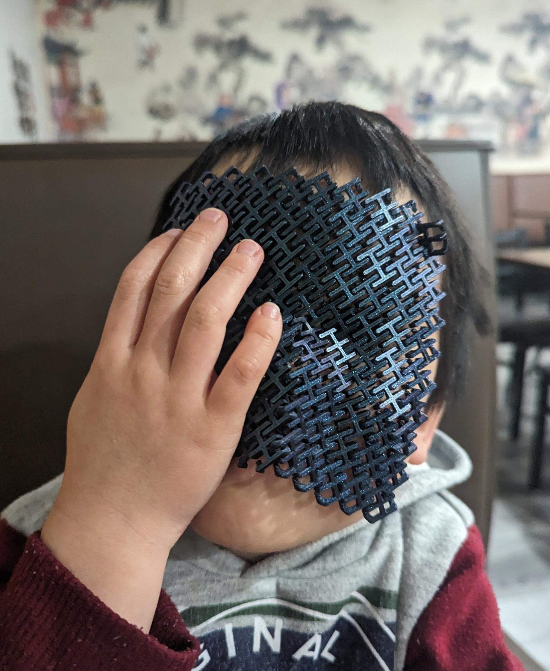 Chainmail 2.0 - Modular 3D Printable Fabric - Chainmail looks & works great! "Very satisfying" according to my kid - 3d model